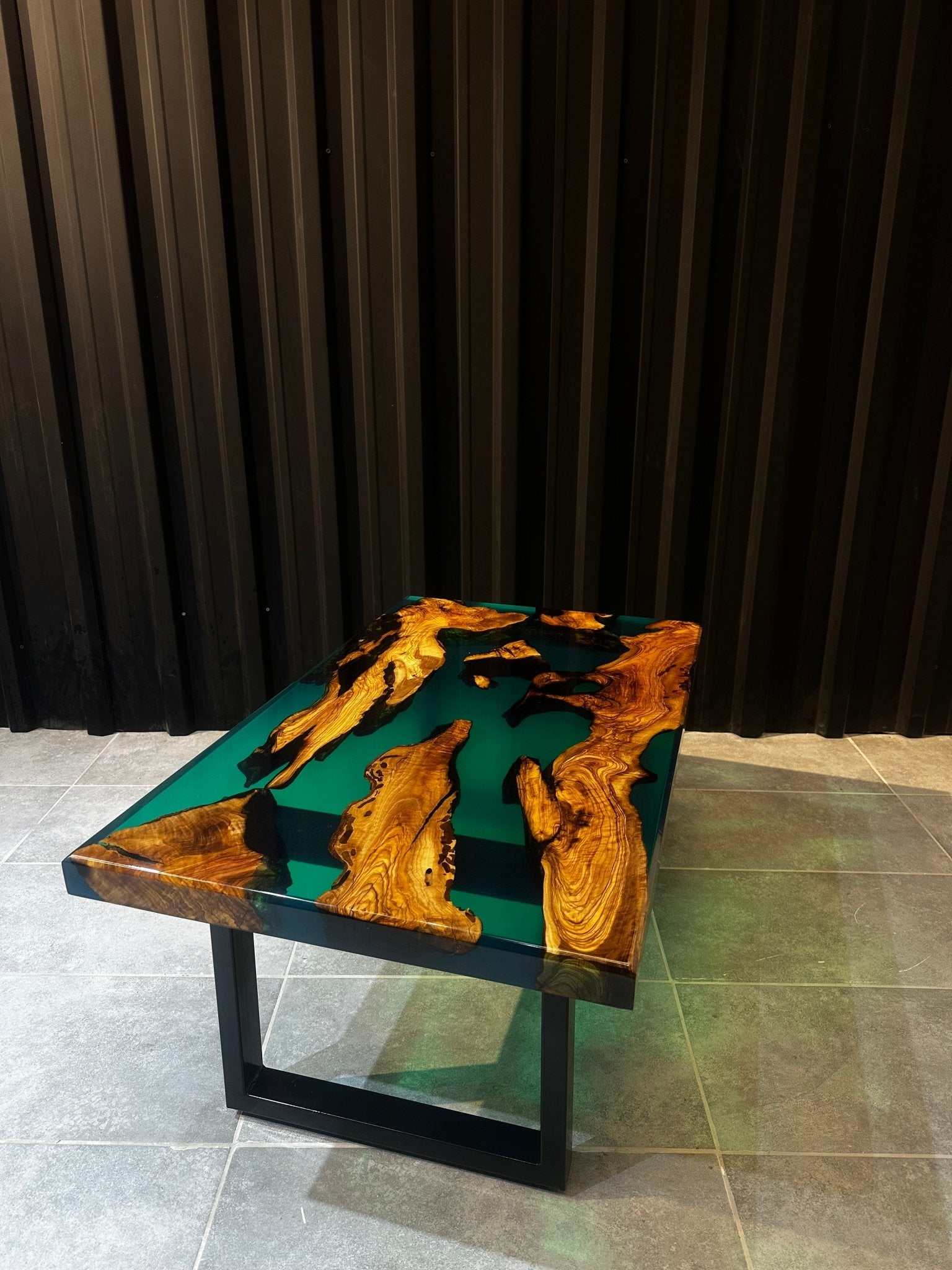 Coffee table Epoxide resin olive wood 100x60 cm - green
