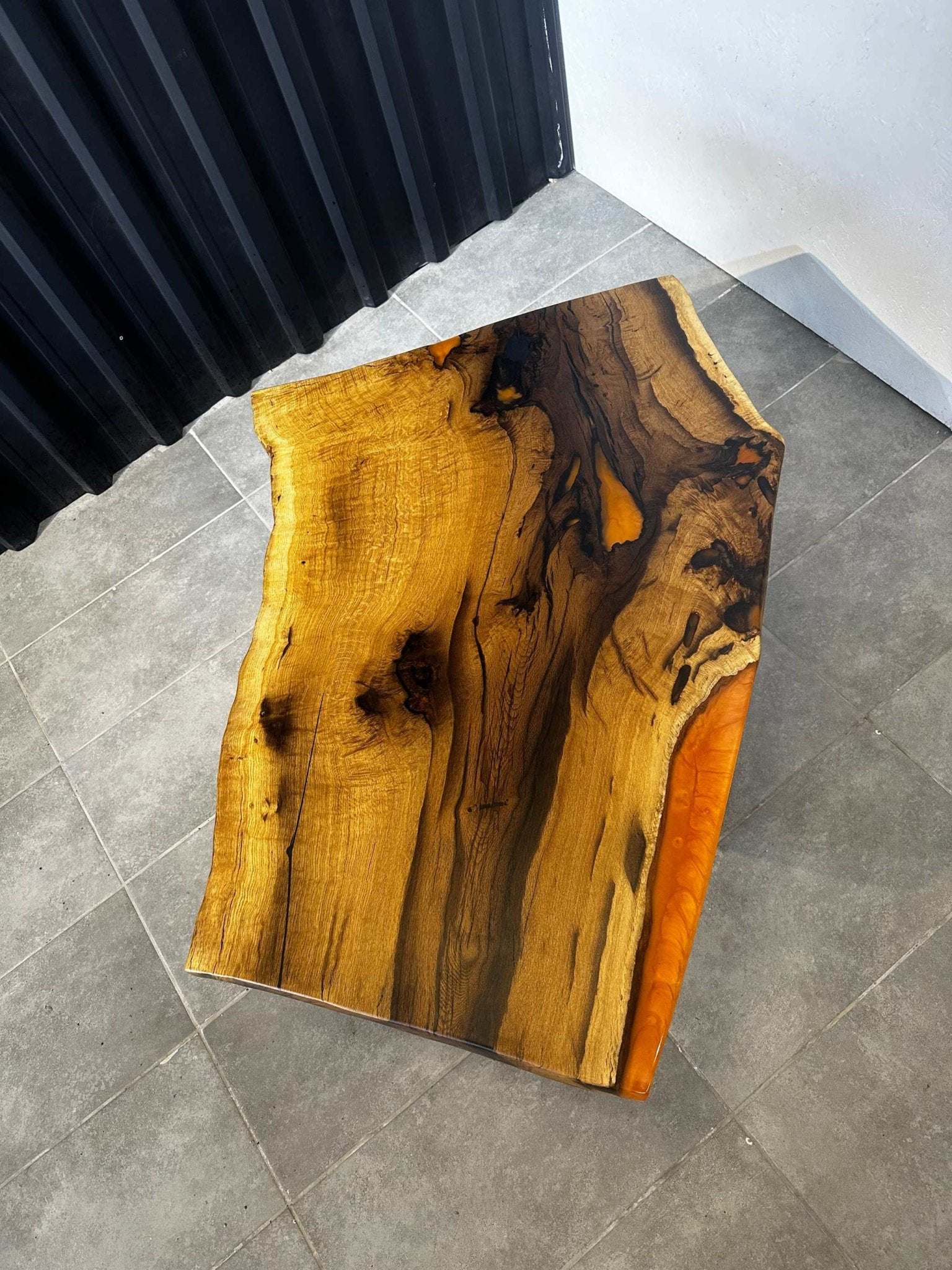 Coffee table Epoxy resin oak - 120x70 cm - orange resin