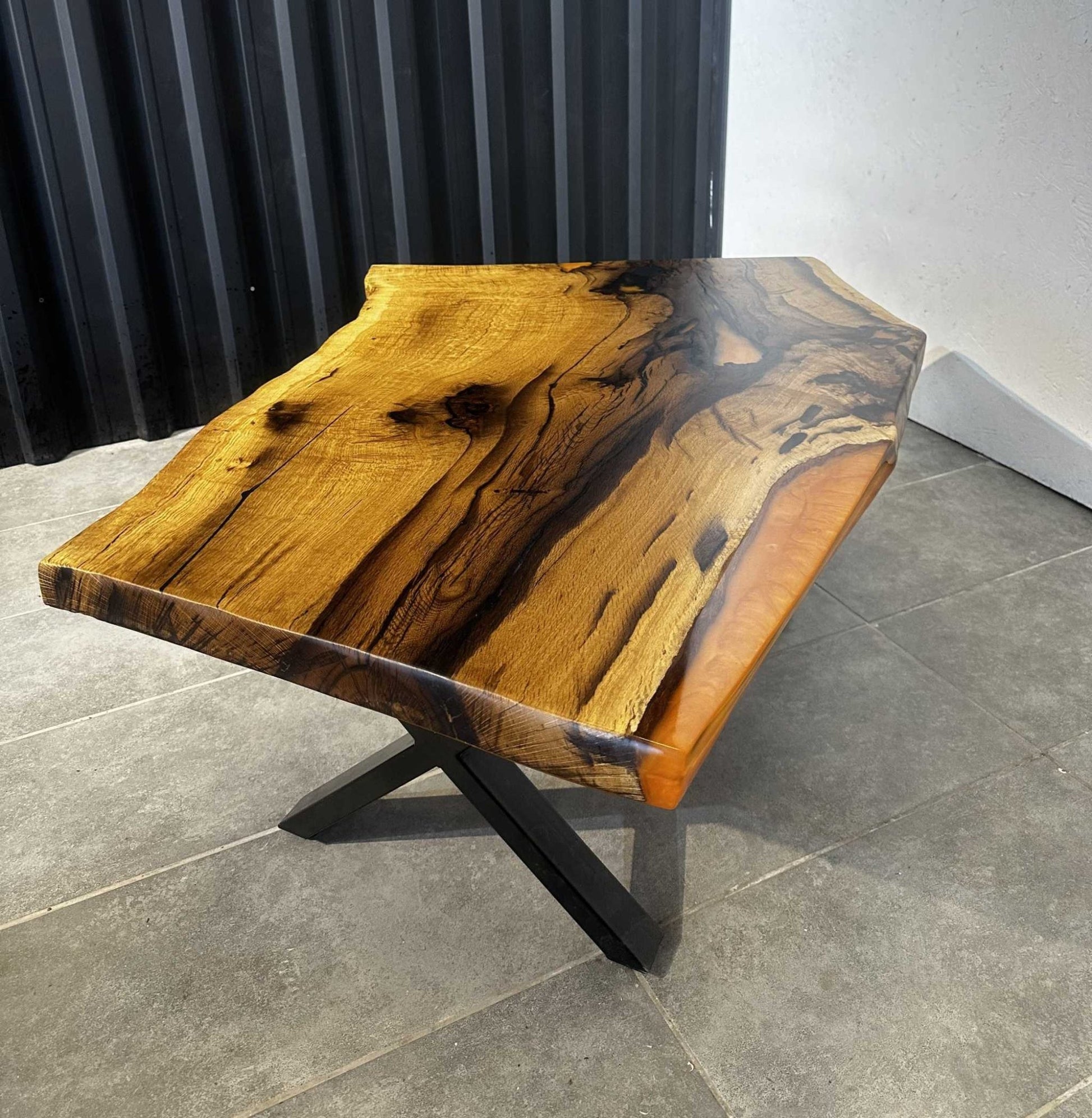 Coffee table Epoxy resin oak - 120x70 cm - orange resin