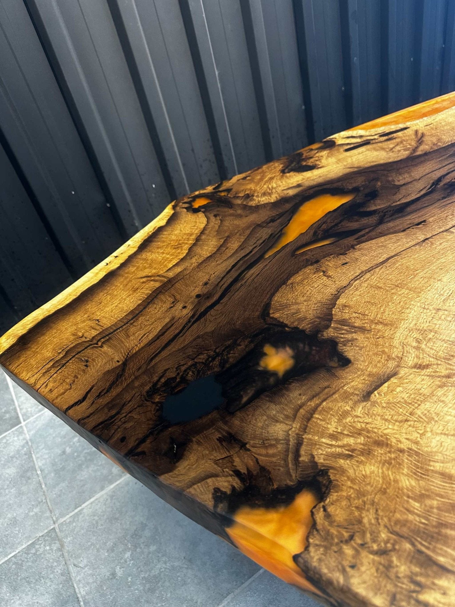 Coffee table Epoxy resin oak - 120x70 cm - orange resin