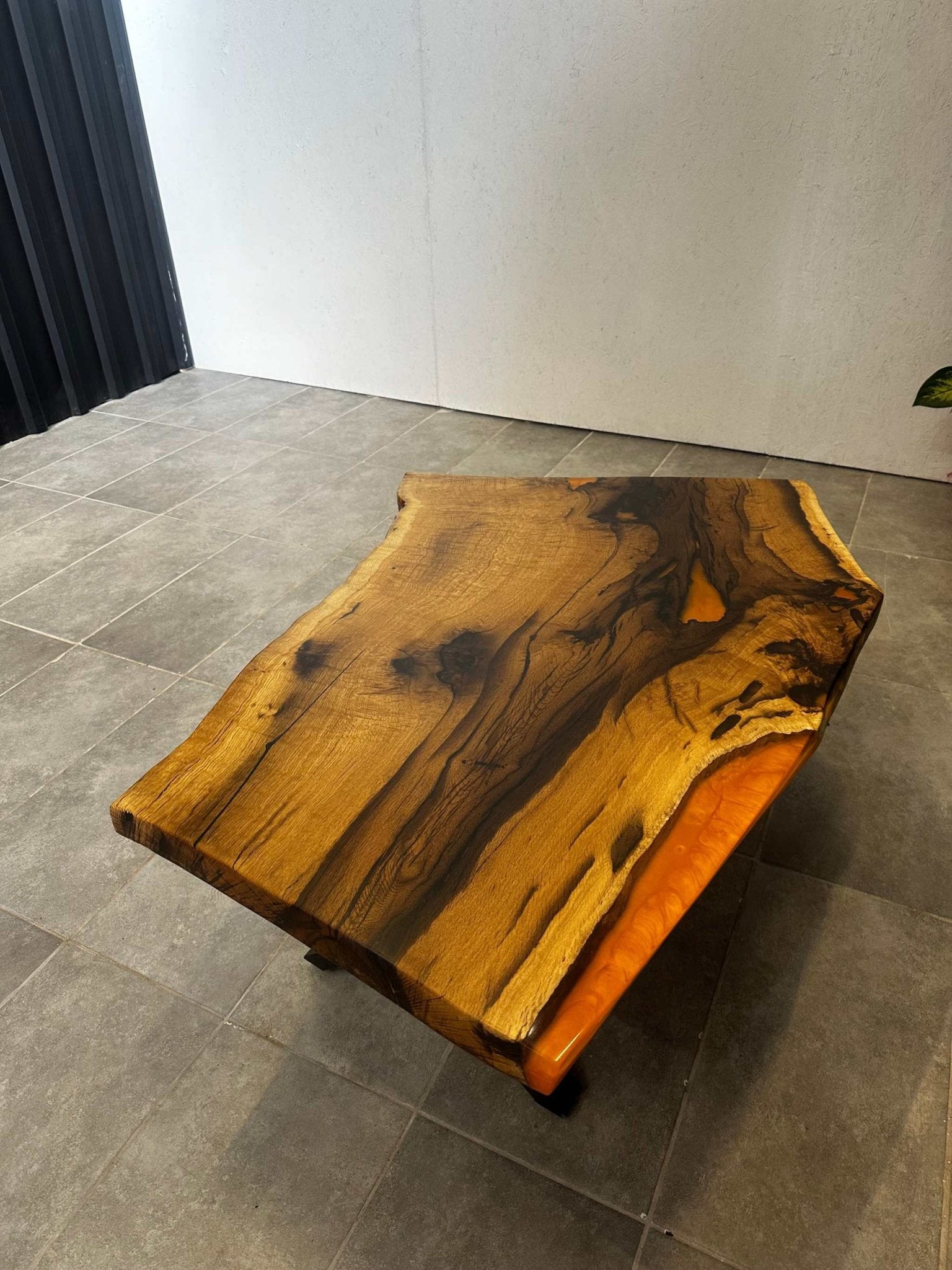 Coffee table Epoxy resin oak - 120x70 cm - orange resin