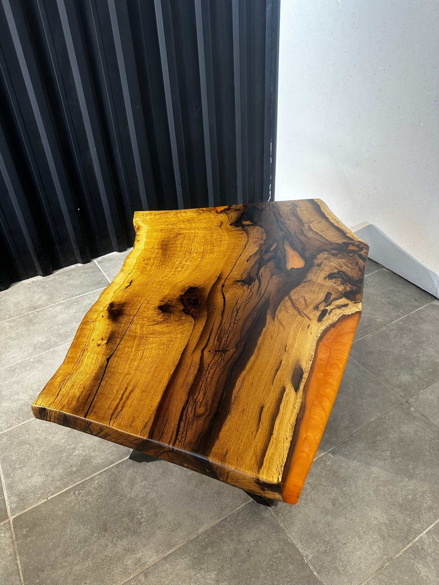 Coffee table Epoxy resin oak - 120x70 cm - orange resin