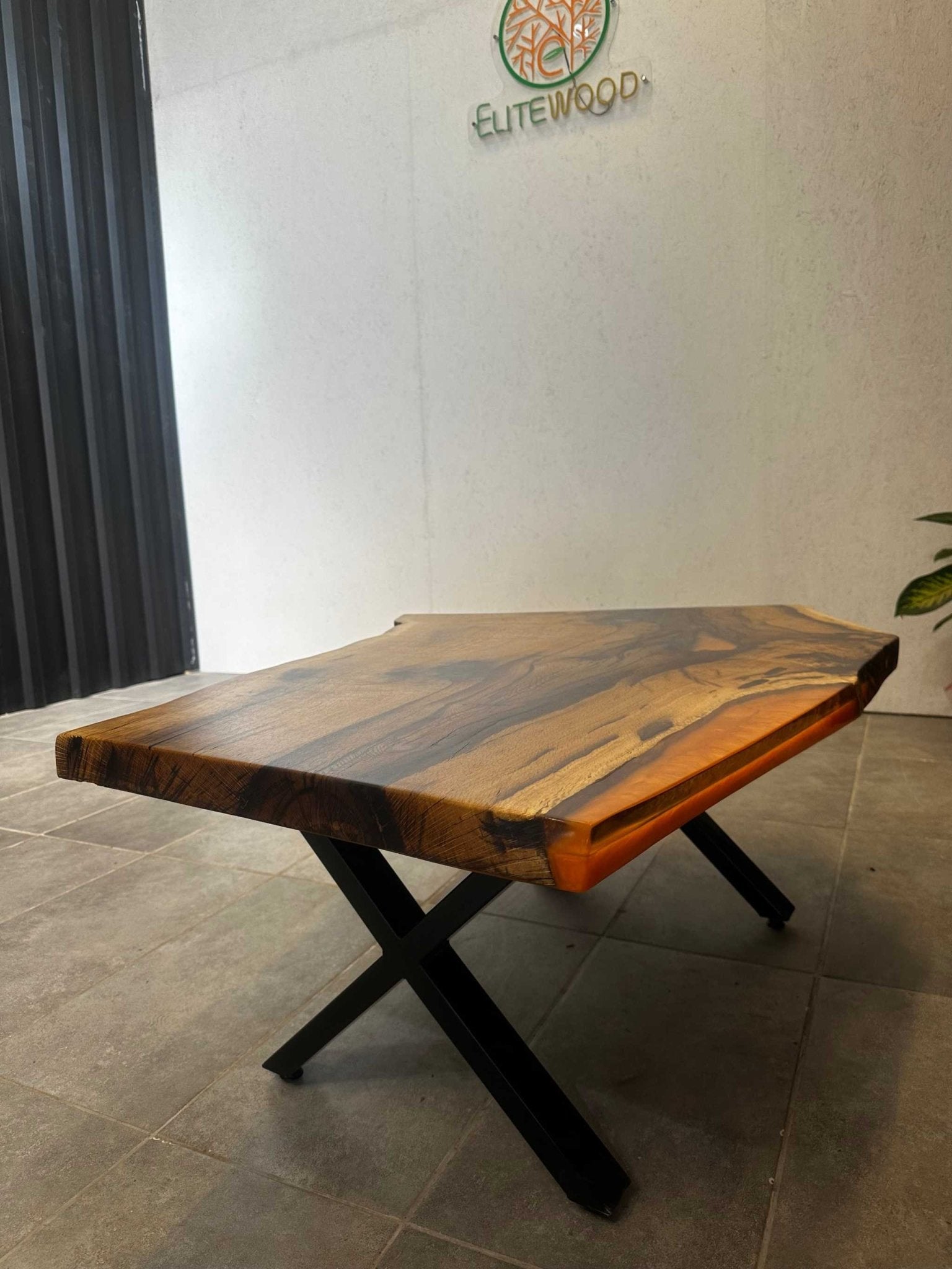 Coffee table Epoxy resin oak - 120x70 cm - orange resin