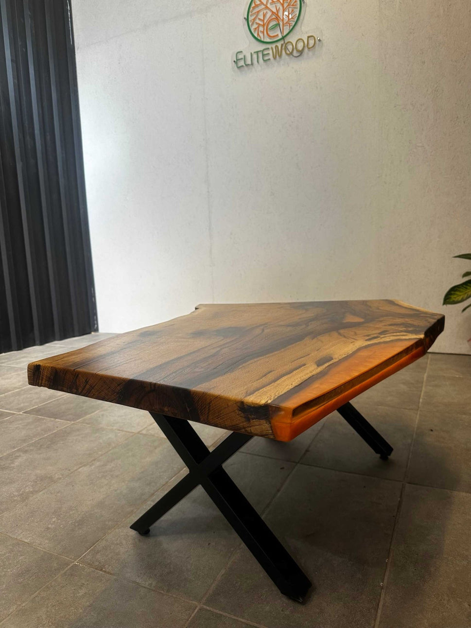Coffee table Epoxy resin oak - 120x70 cm - orange resin