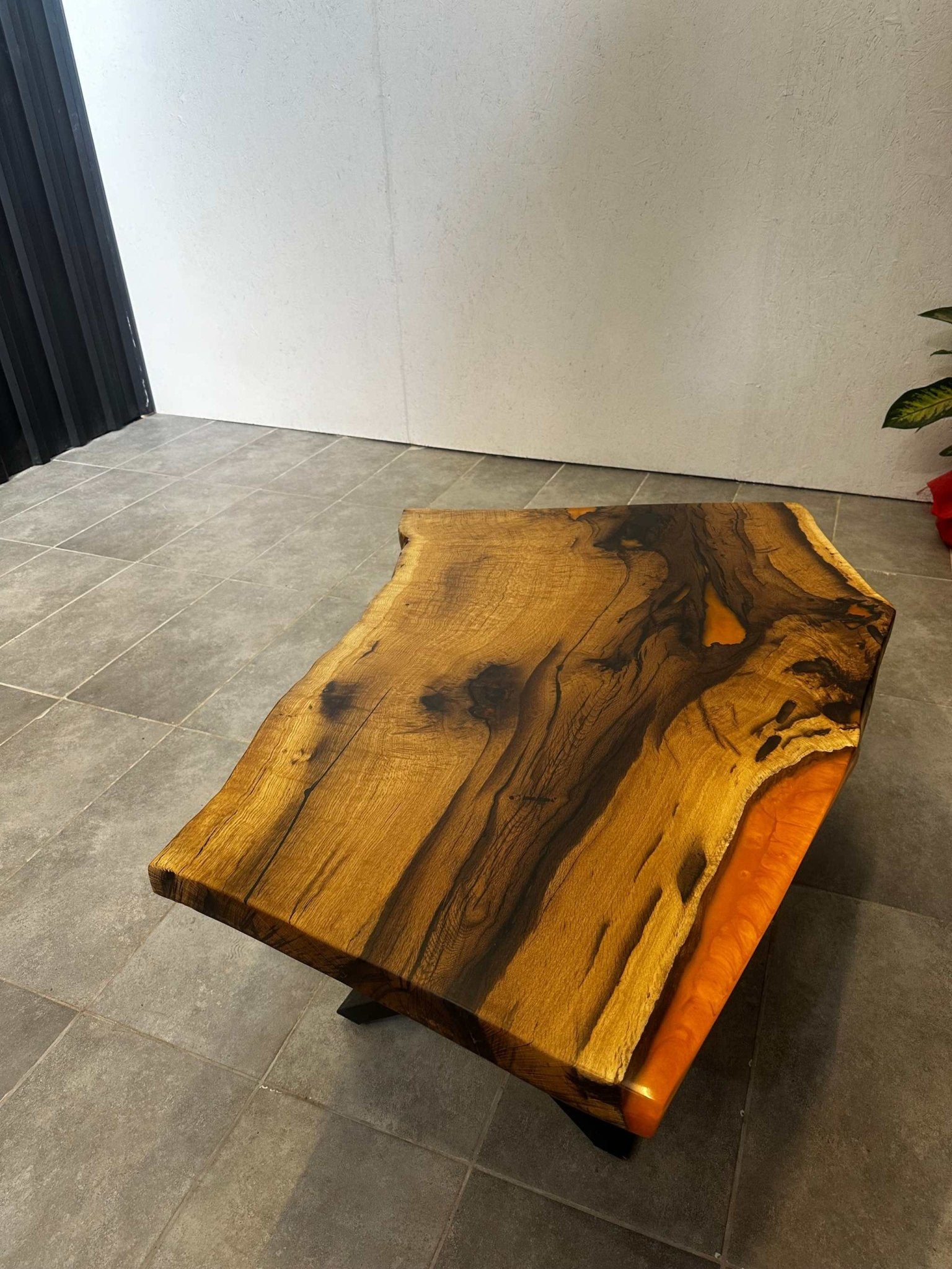Coffee table Epoxy resin oak - 120x70 cm - orange resin