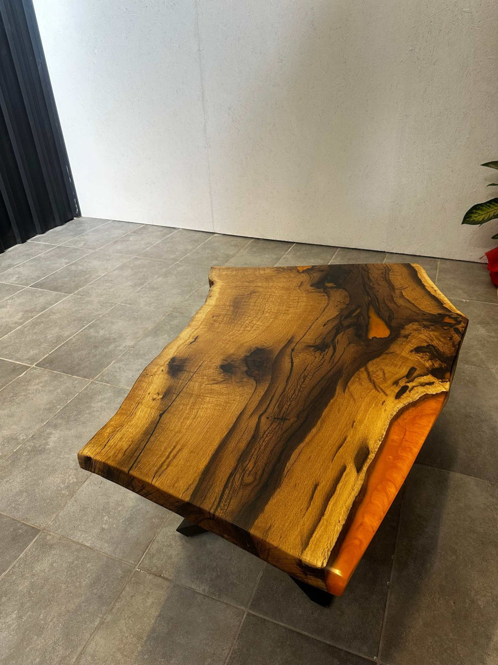 Coffee table Epoxy resin oak - 120x70 cm - orange resin