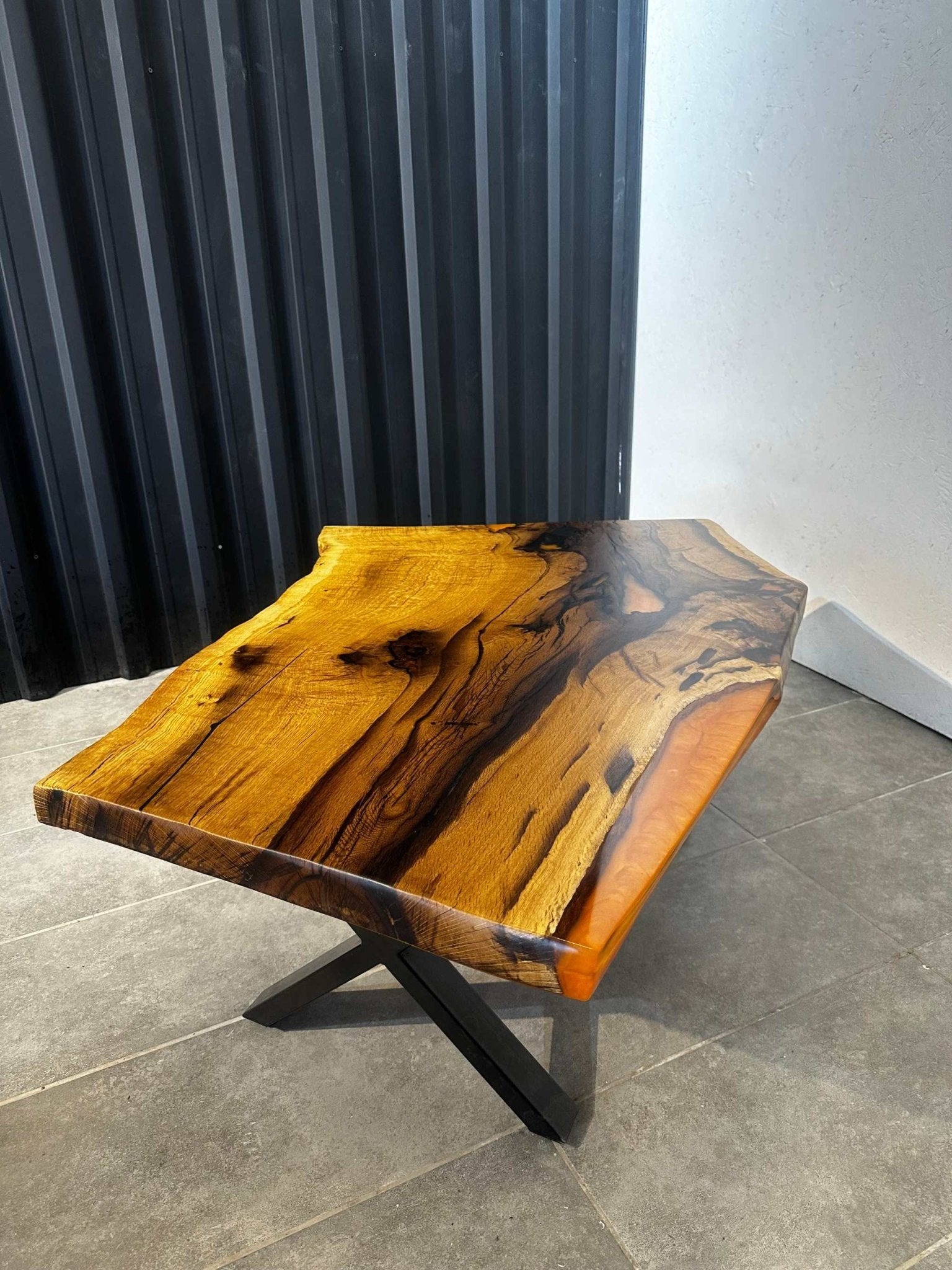 Coffee table Epoxy resin oak - 120x70 cm - orange resin