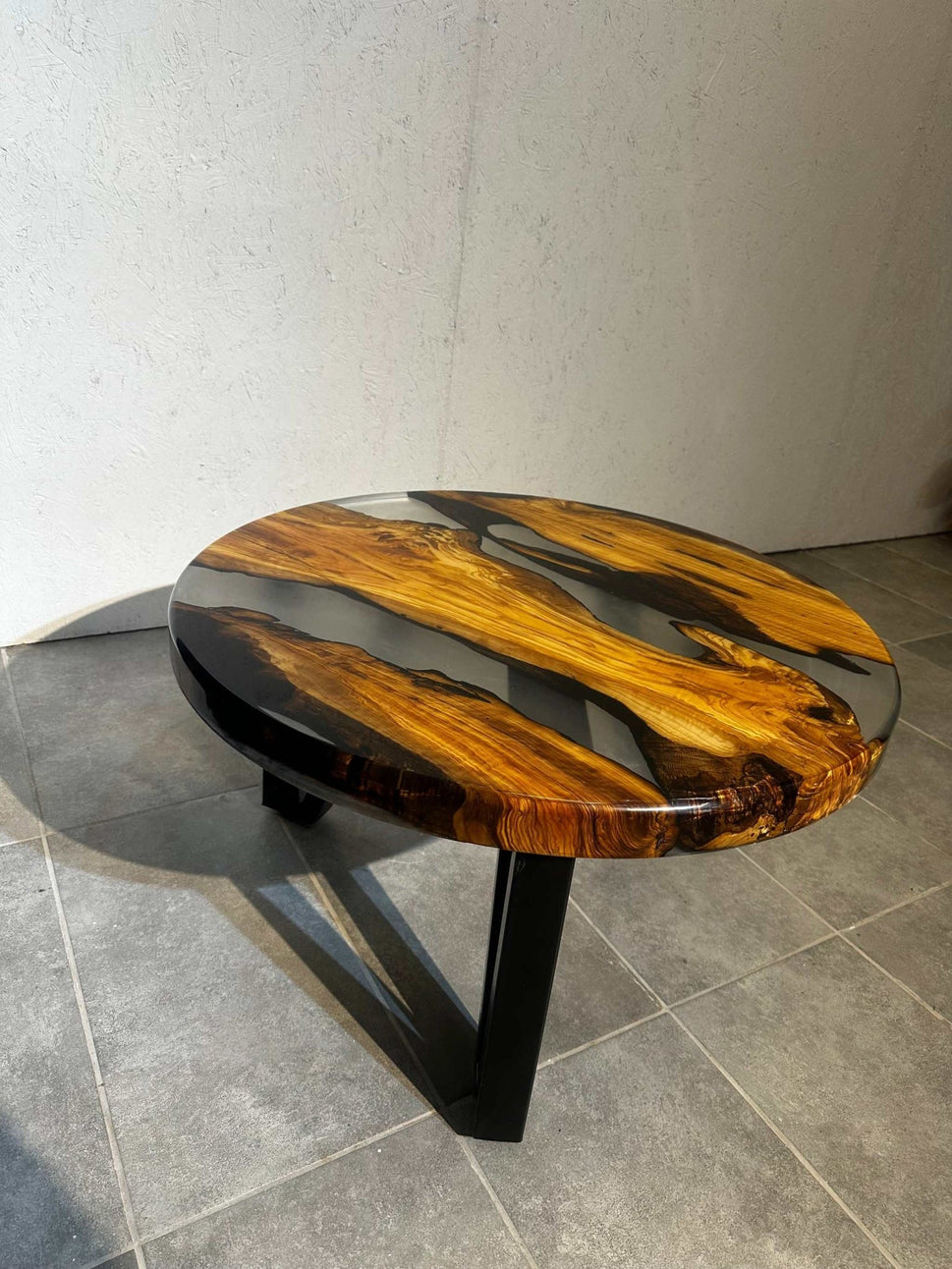 Coffee table epoxy resin olive wood around 80 cm-black-transparent
