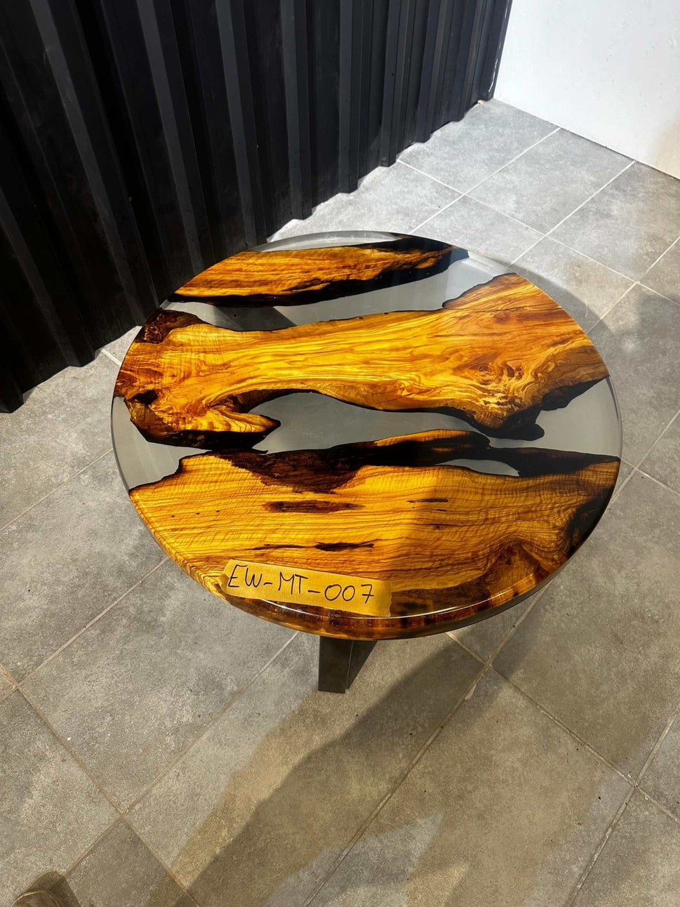 Coffee table epoxy resin olive wood around 80 cm-black-transparent