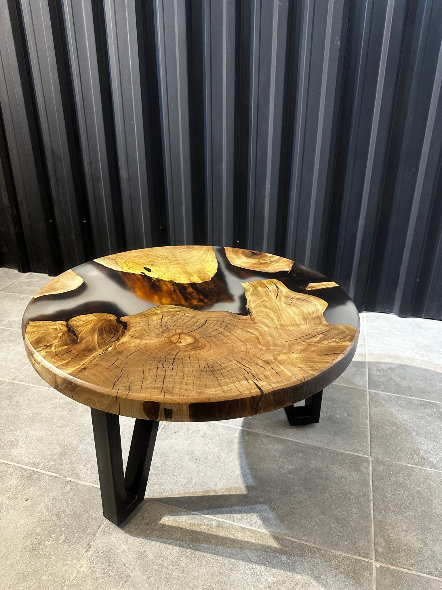 Coffee table plate Epoxy resin walnut around - 80 cm