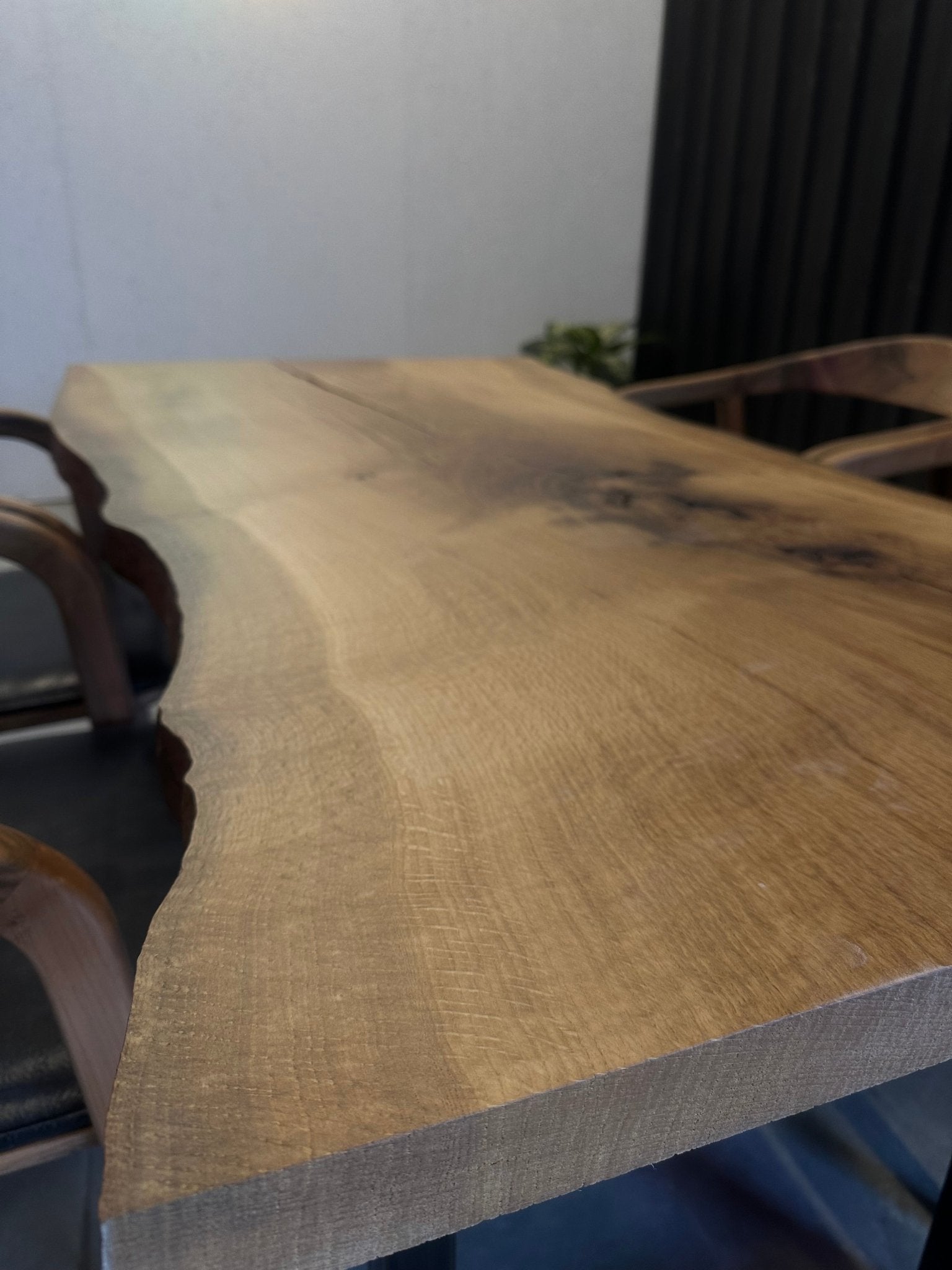Dining table oak - solid wood table with a natural tree edge