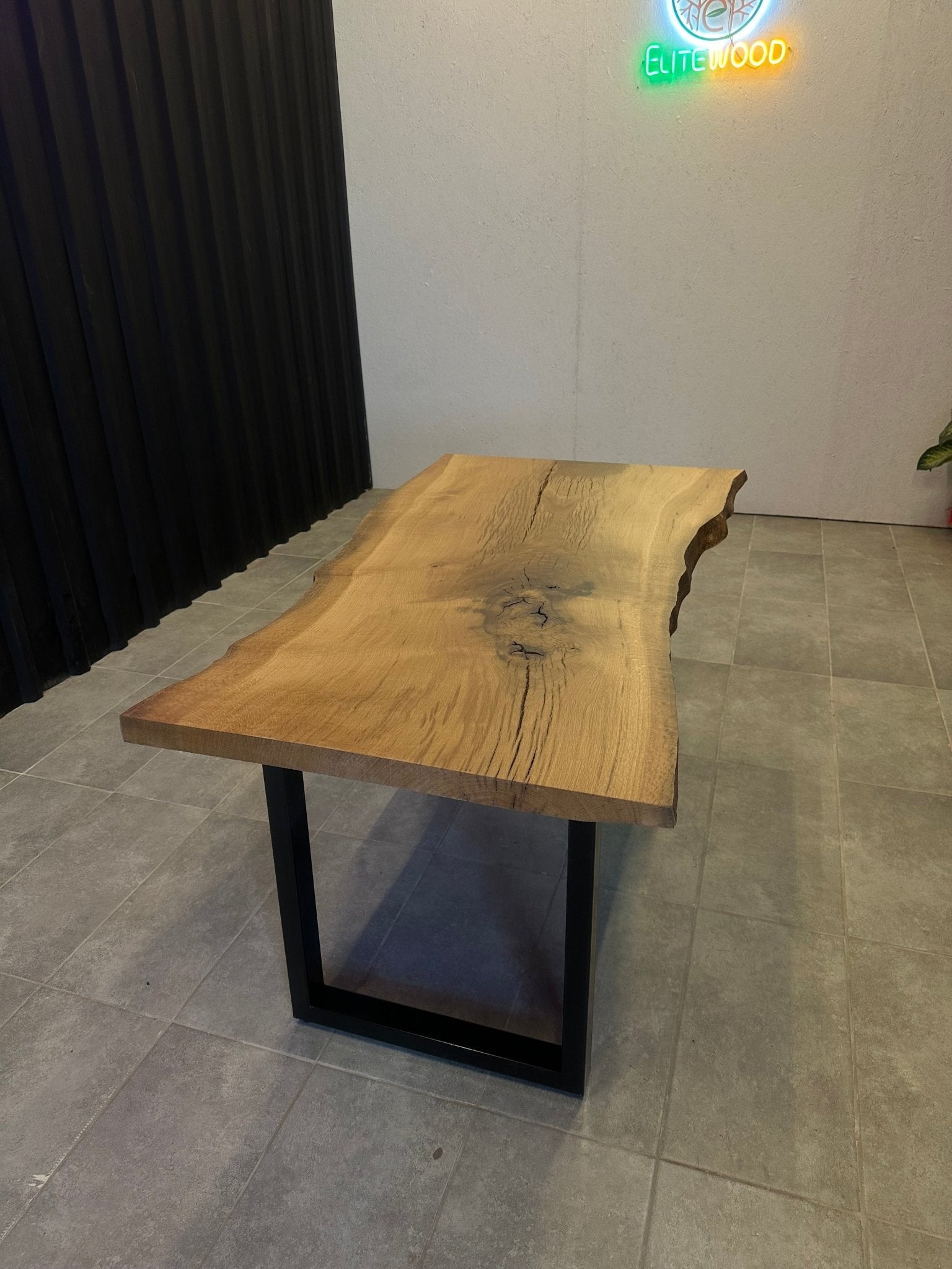 Dining table oak - solid wood table with a natural tree edge