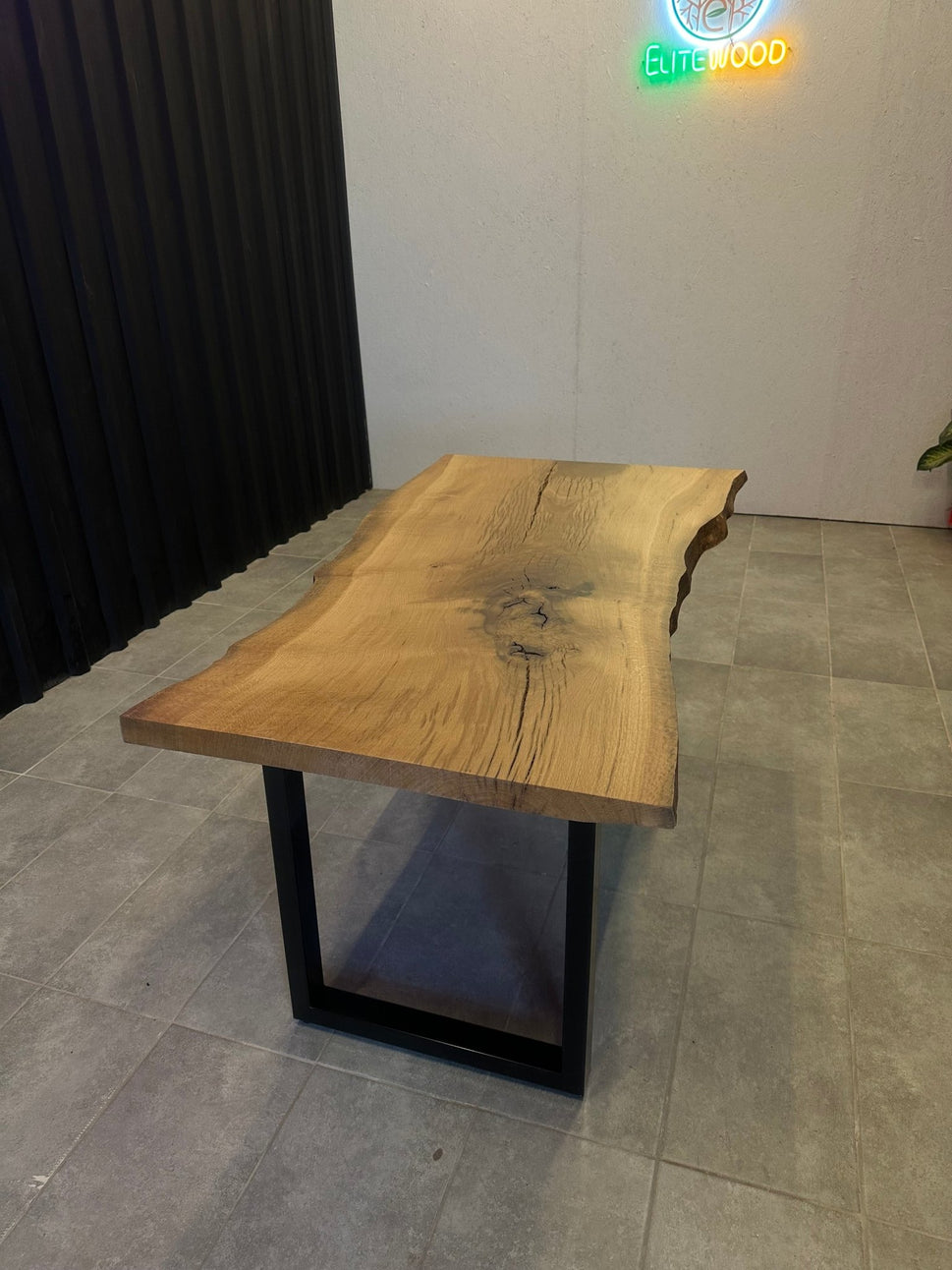 Dining table oak - solid wood table with a natural tree edge