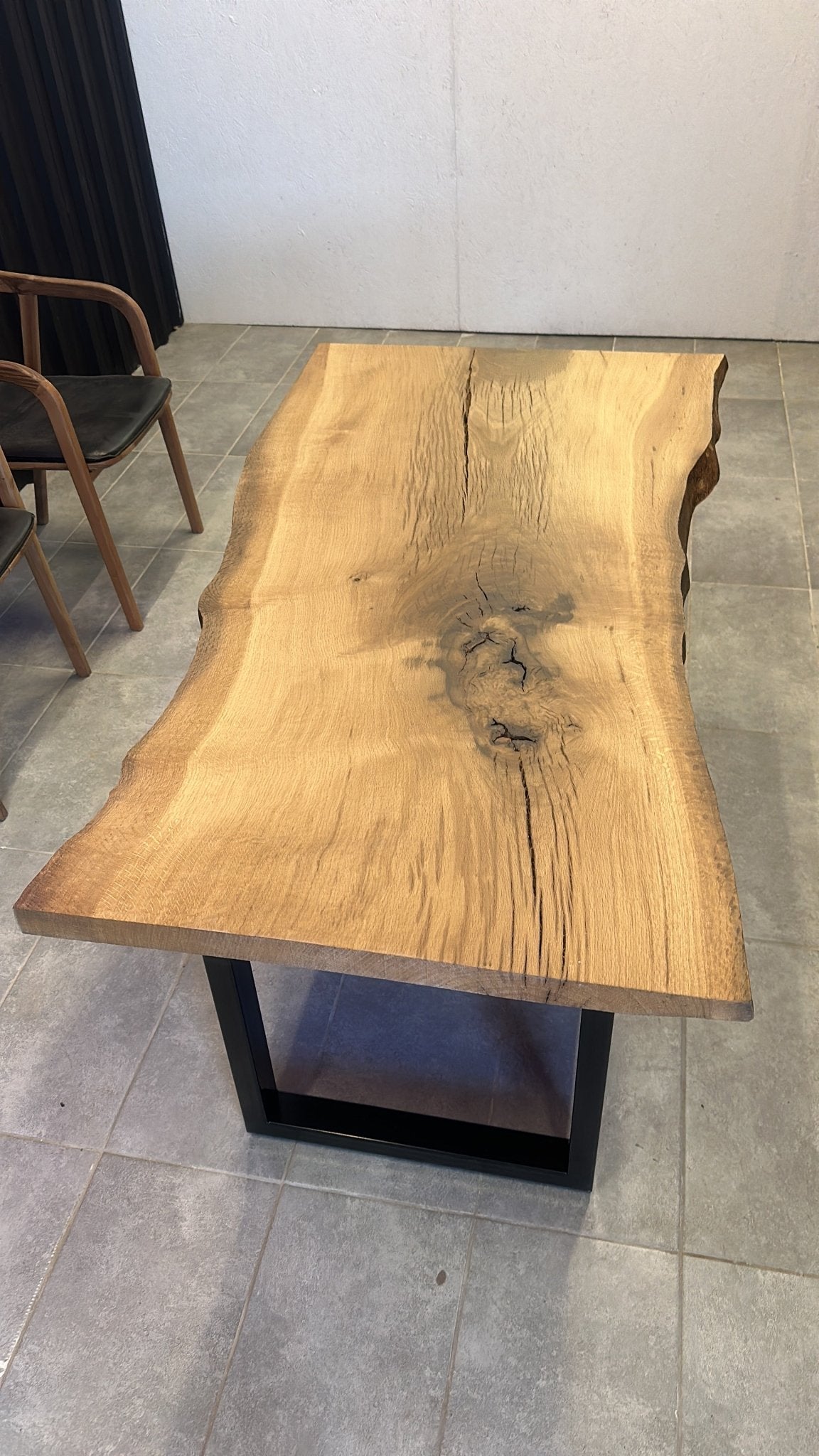 Dining table oak - solid wood table with a natural tree edge