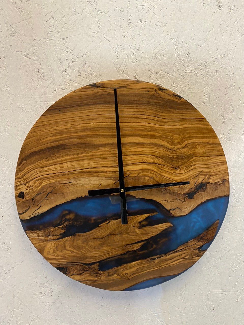 Epoxy clock black and blue resin - live edge