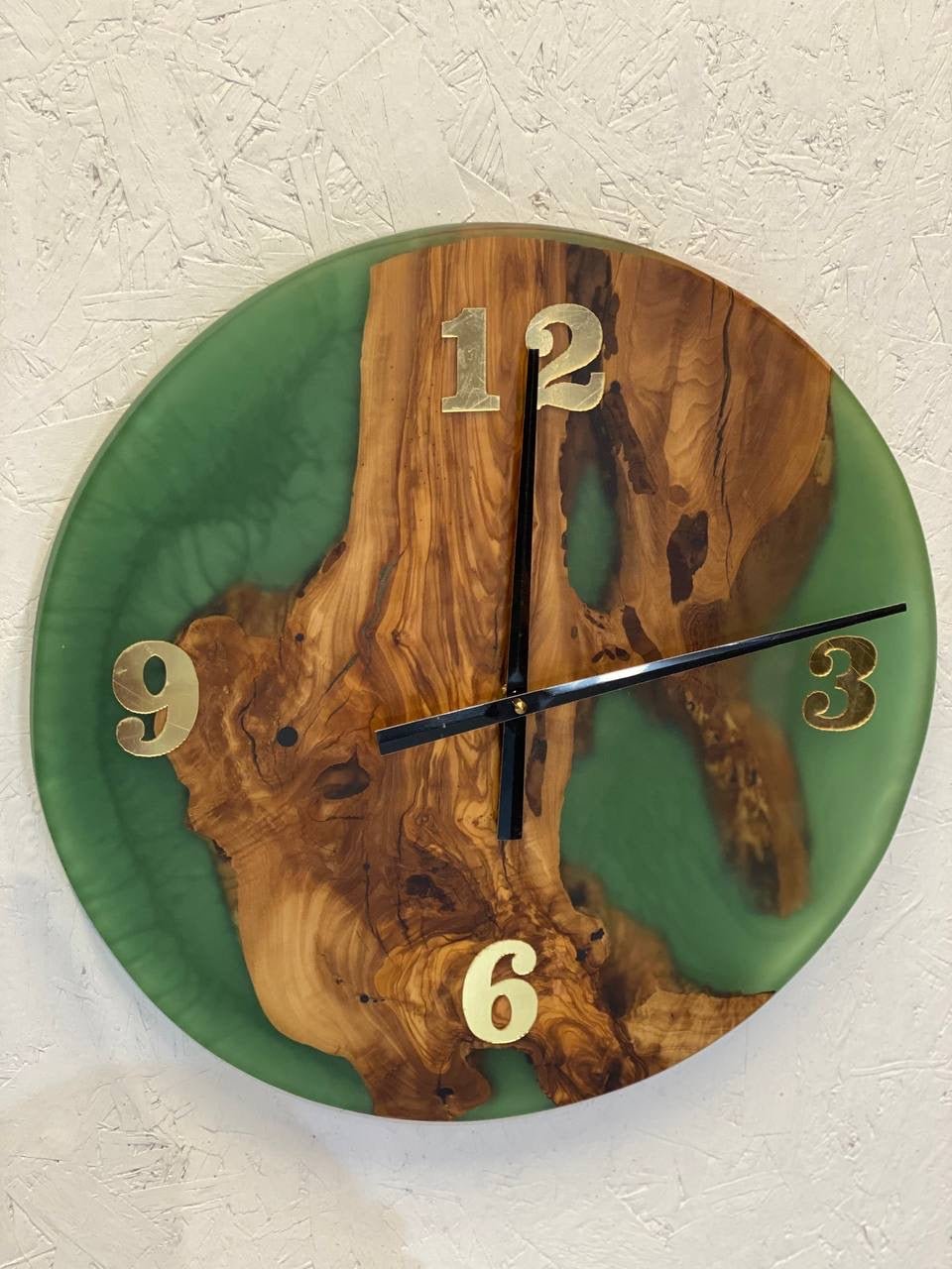 Epoxy Clock Green Resin - Round Modern Wall Design Made of Resin & Wood