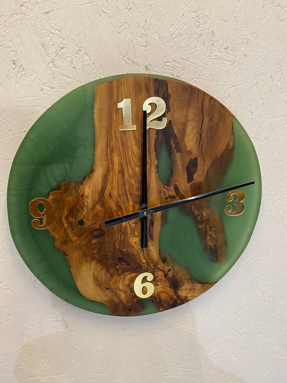 Epoxy Clock Green Resin - Round Modern Wall Design Made of Resin & Wood