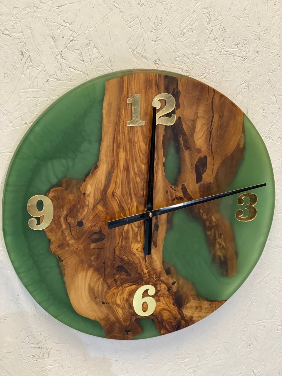 Epoxy Clock Green Resin - Round Modern Wall Design Made of Resin & Wood