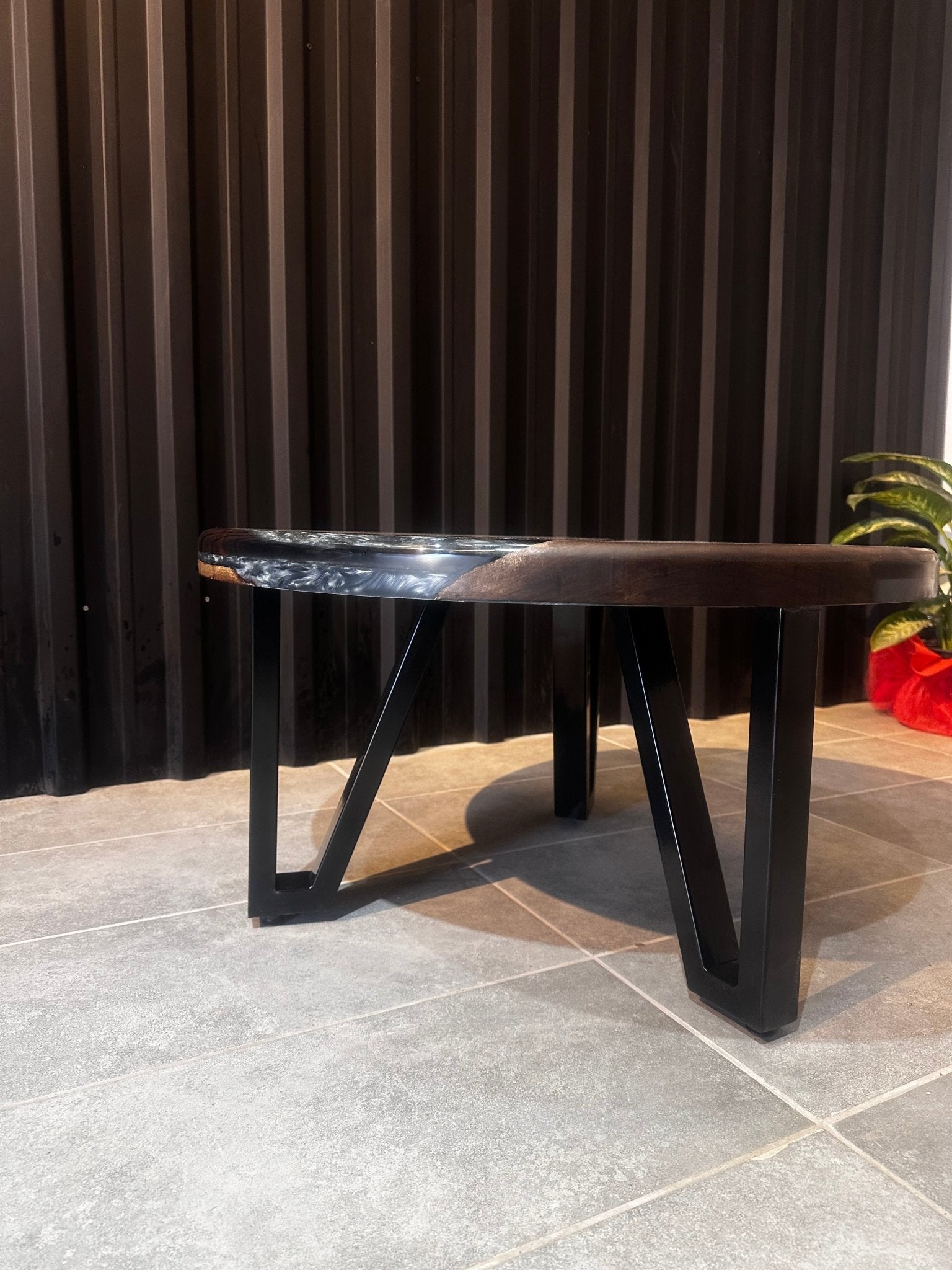 Epoxy Resin Coffee Table Walnut – Modern Design & Unique Style