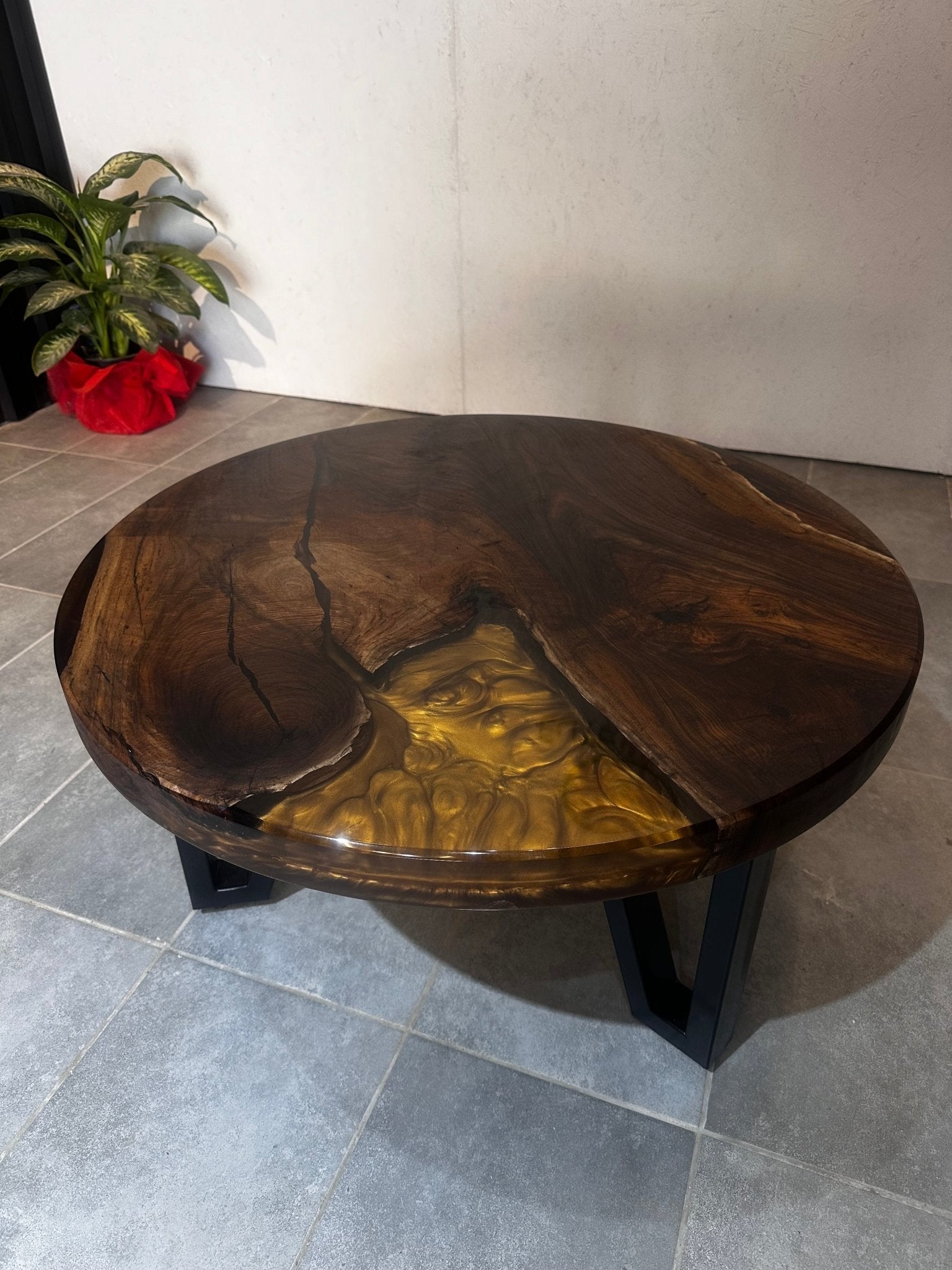 Epoxy Resin Coffee Table Walnut – Modern Design & Unique Style