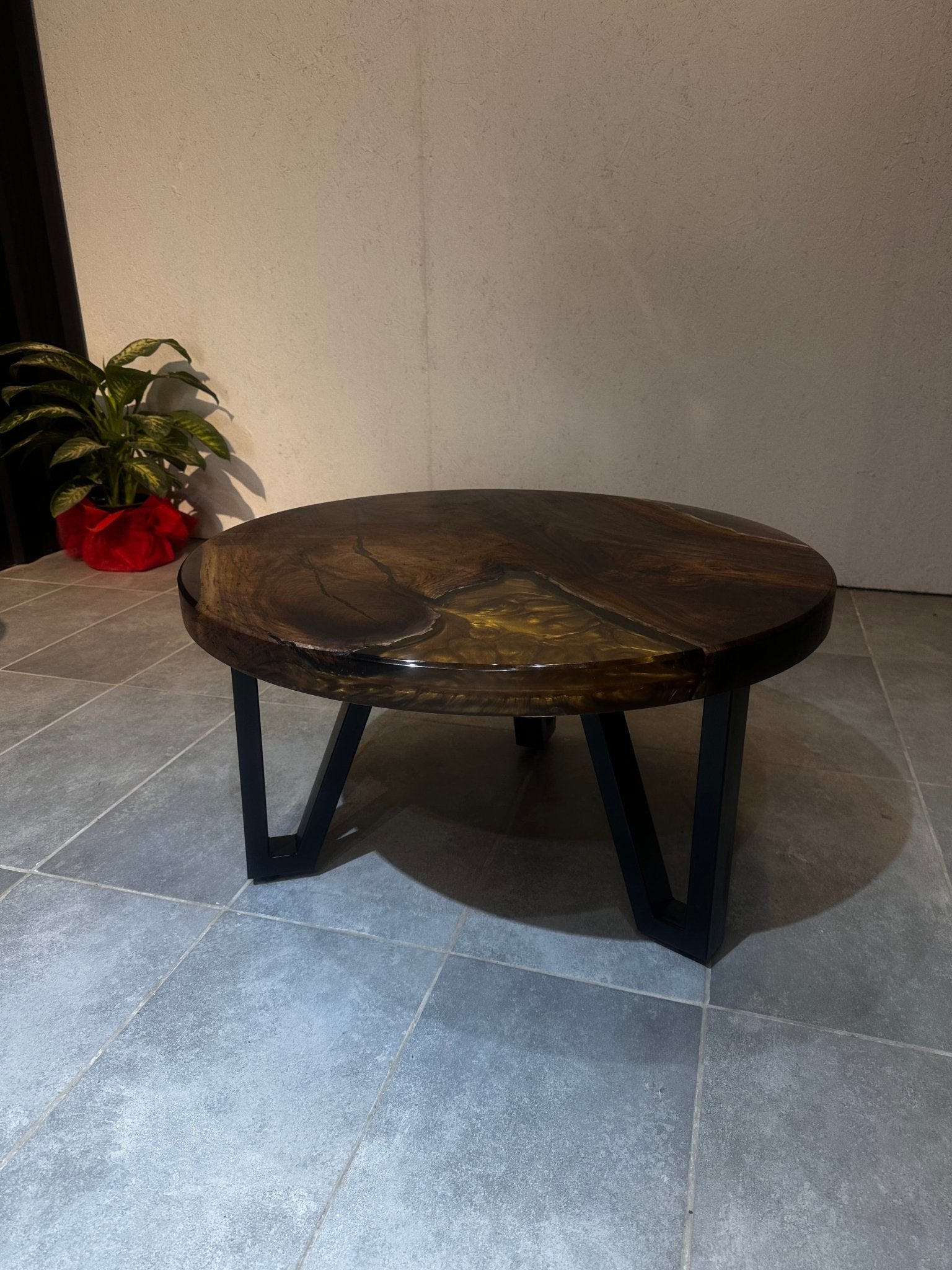 Epoxy Resin Coffee Table Walnut – Modern Design & Unique Style