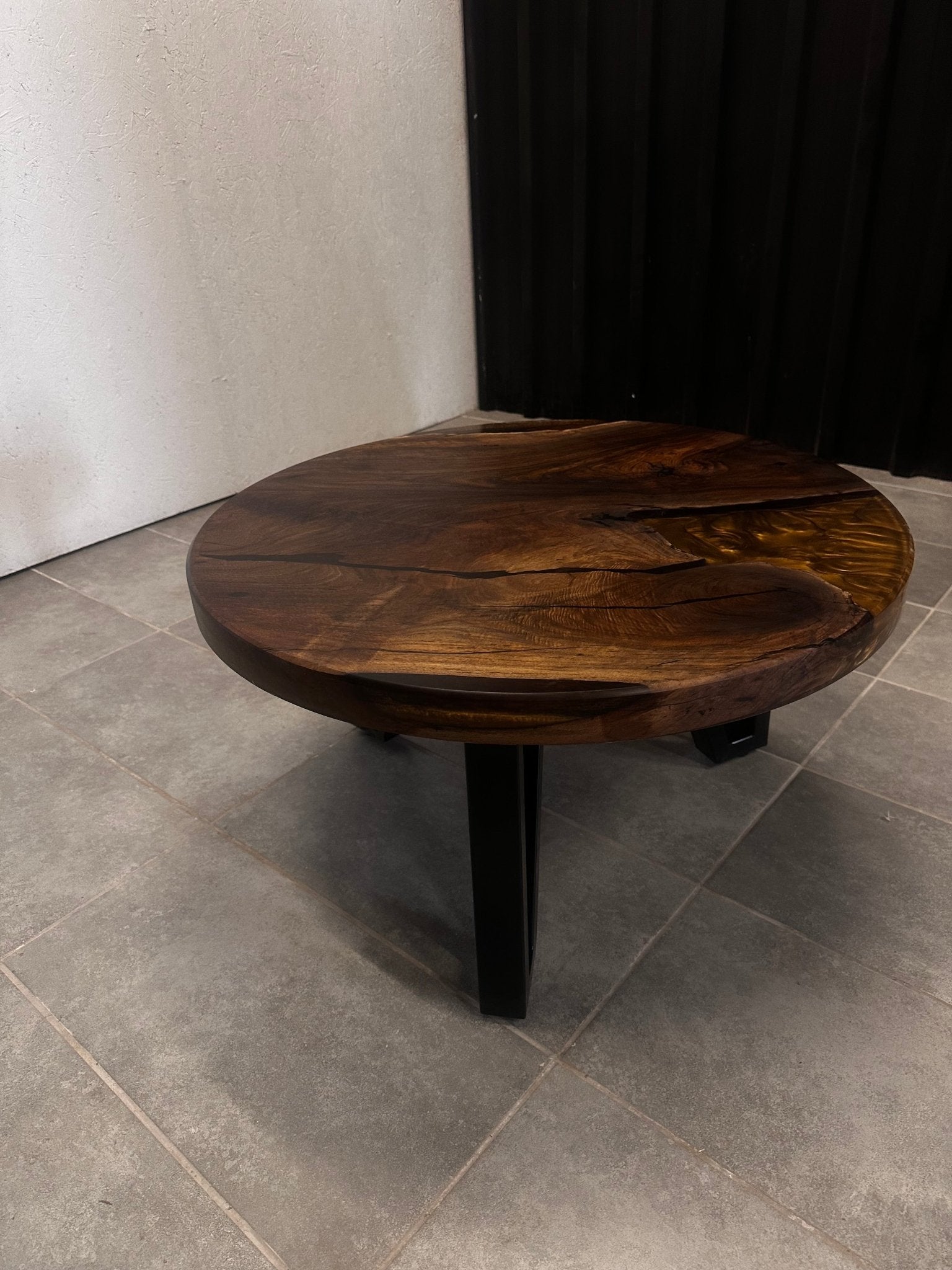 Epoxy Resin Coffee Table Walnut – Modern Design & Unique Style