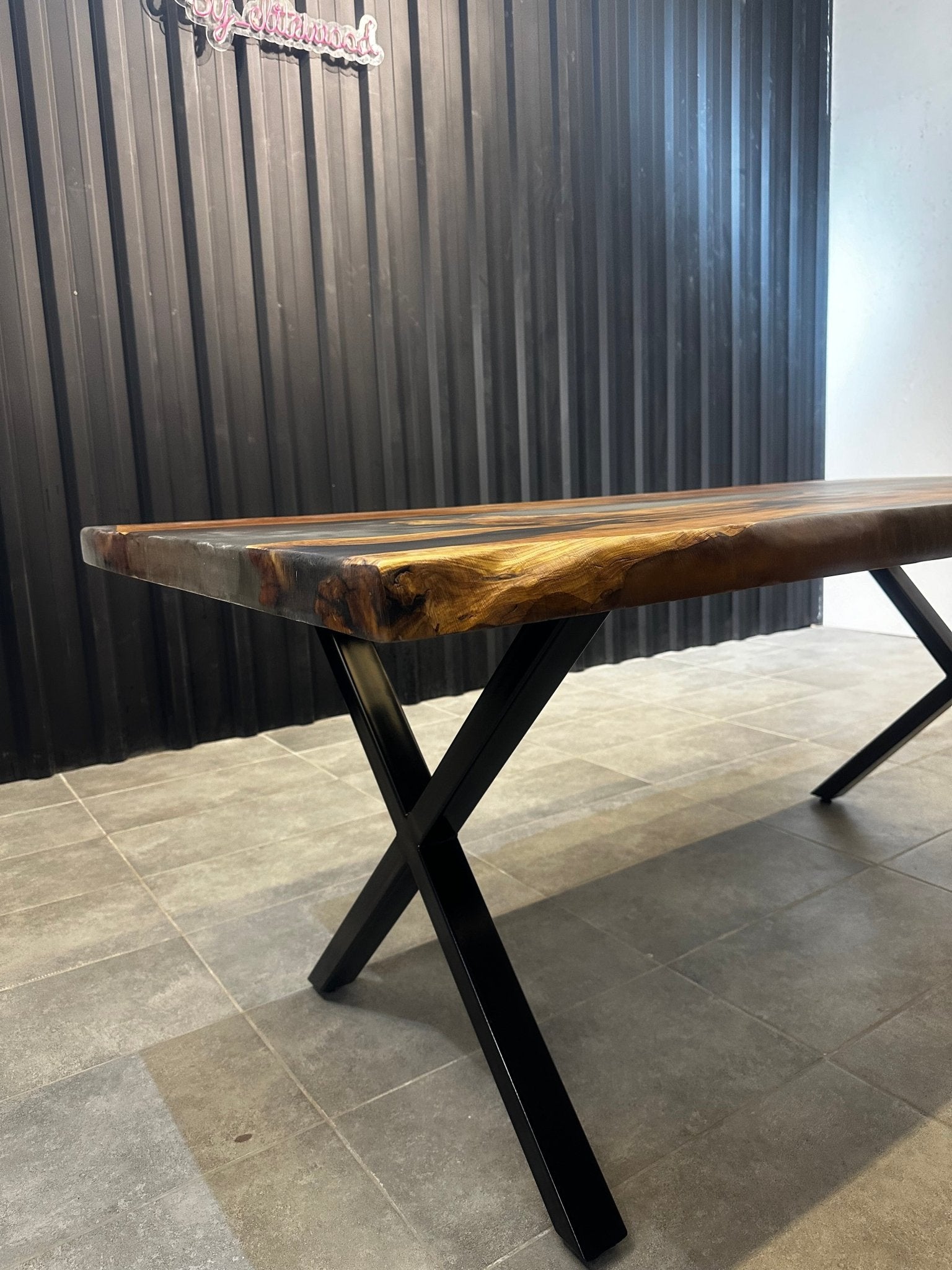 Epoxy resin dining table Olive 180x90 - River Table with a metal frame