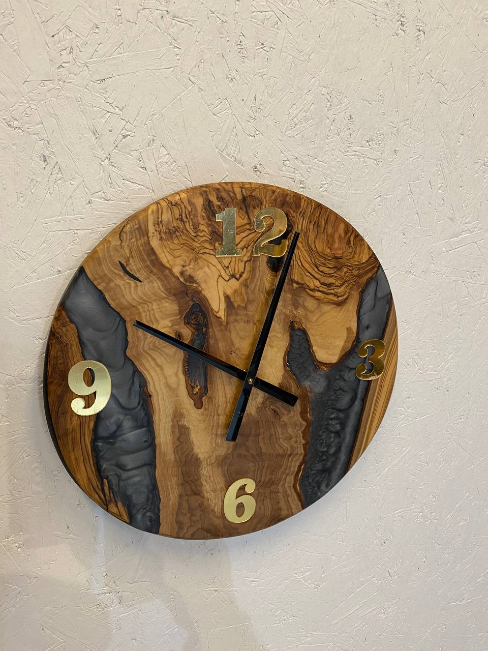 Epoxy Resin Round Modern Clock – Unique Piece with Golden Numerals