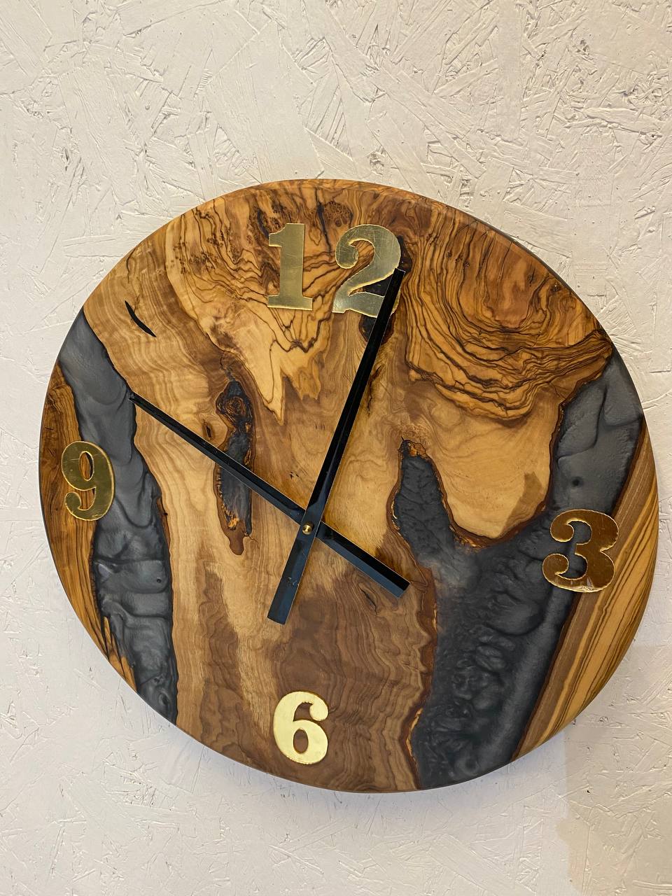 Epoxy Resin Round Modern Clock – Unique Piece with Golden Numerals