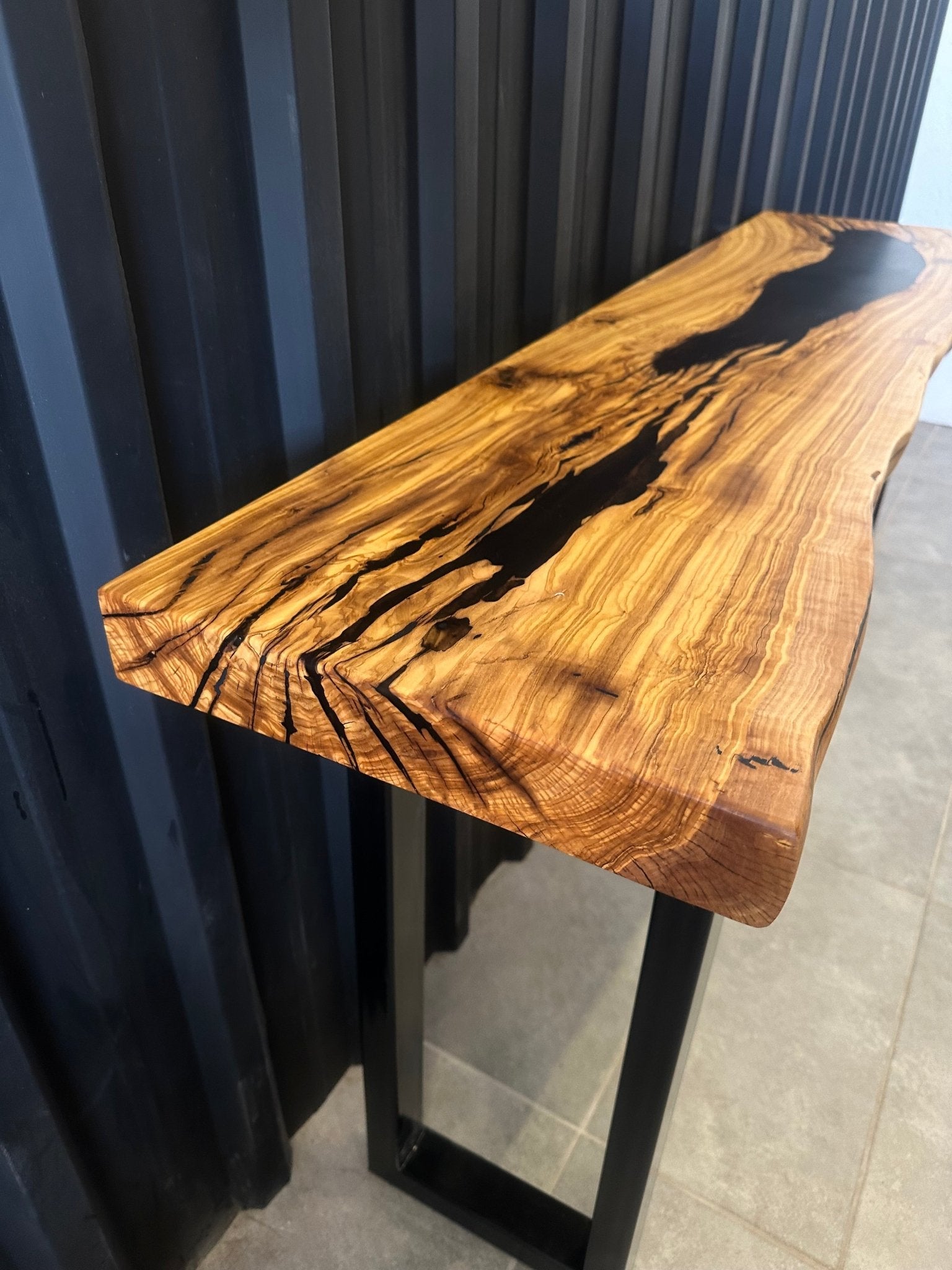 Live edge console table - black & natural edge - 120 × 30cm