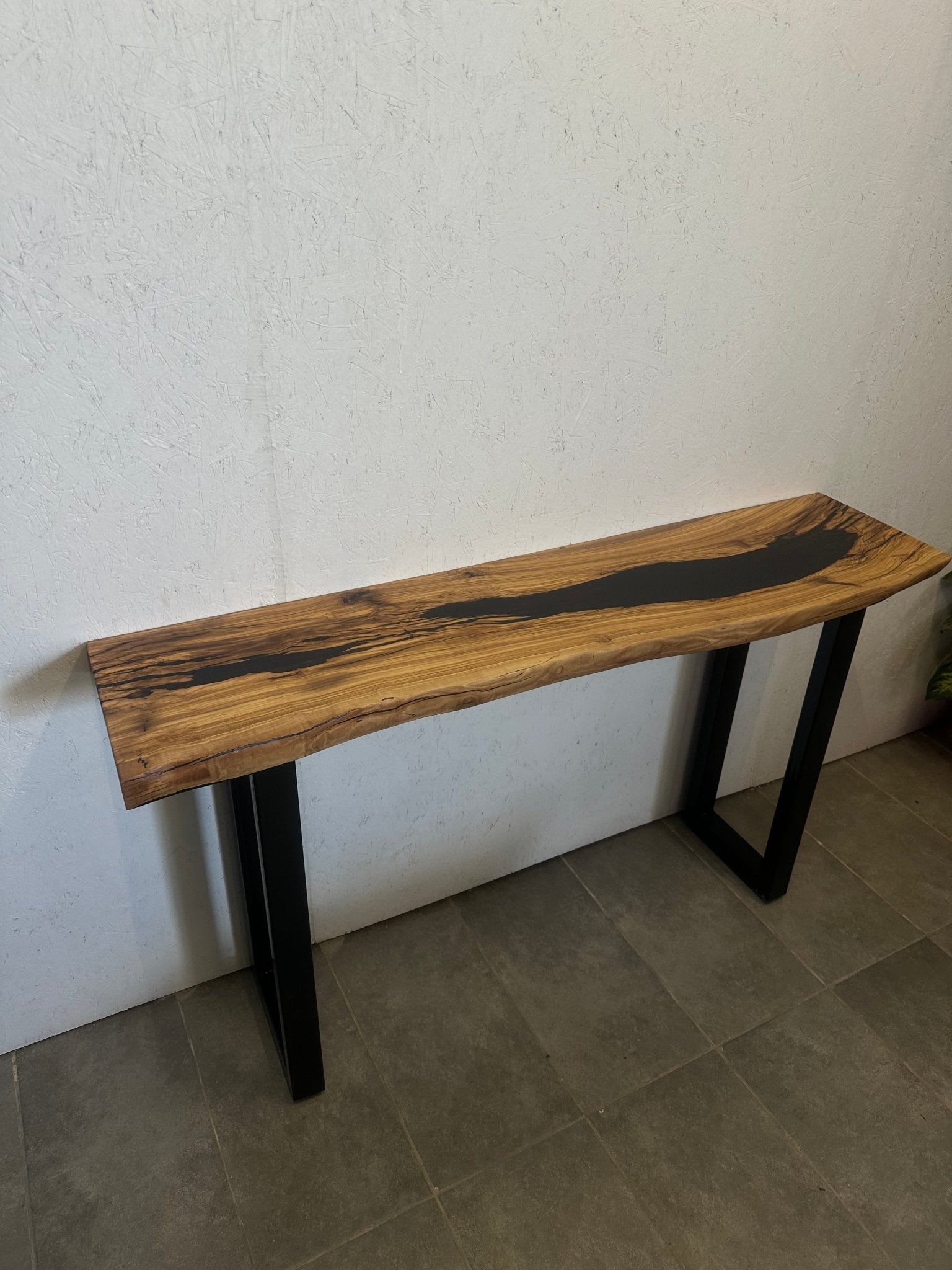 Live edge console table - black & natural edge - 120 × 30cm