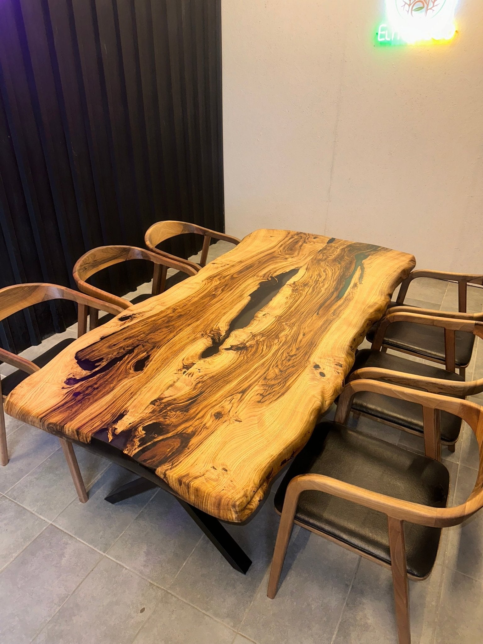 Live edge dining table epoxy resin chestnut wood - 220x105 cm with natural edge & black resin