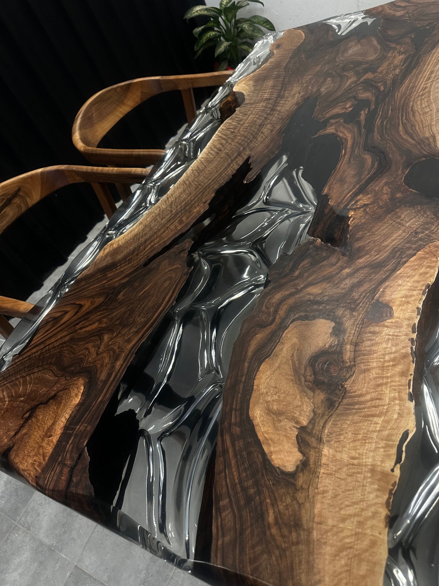 Live edge dining table epoxy resin walnut 160x80 - clear resin