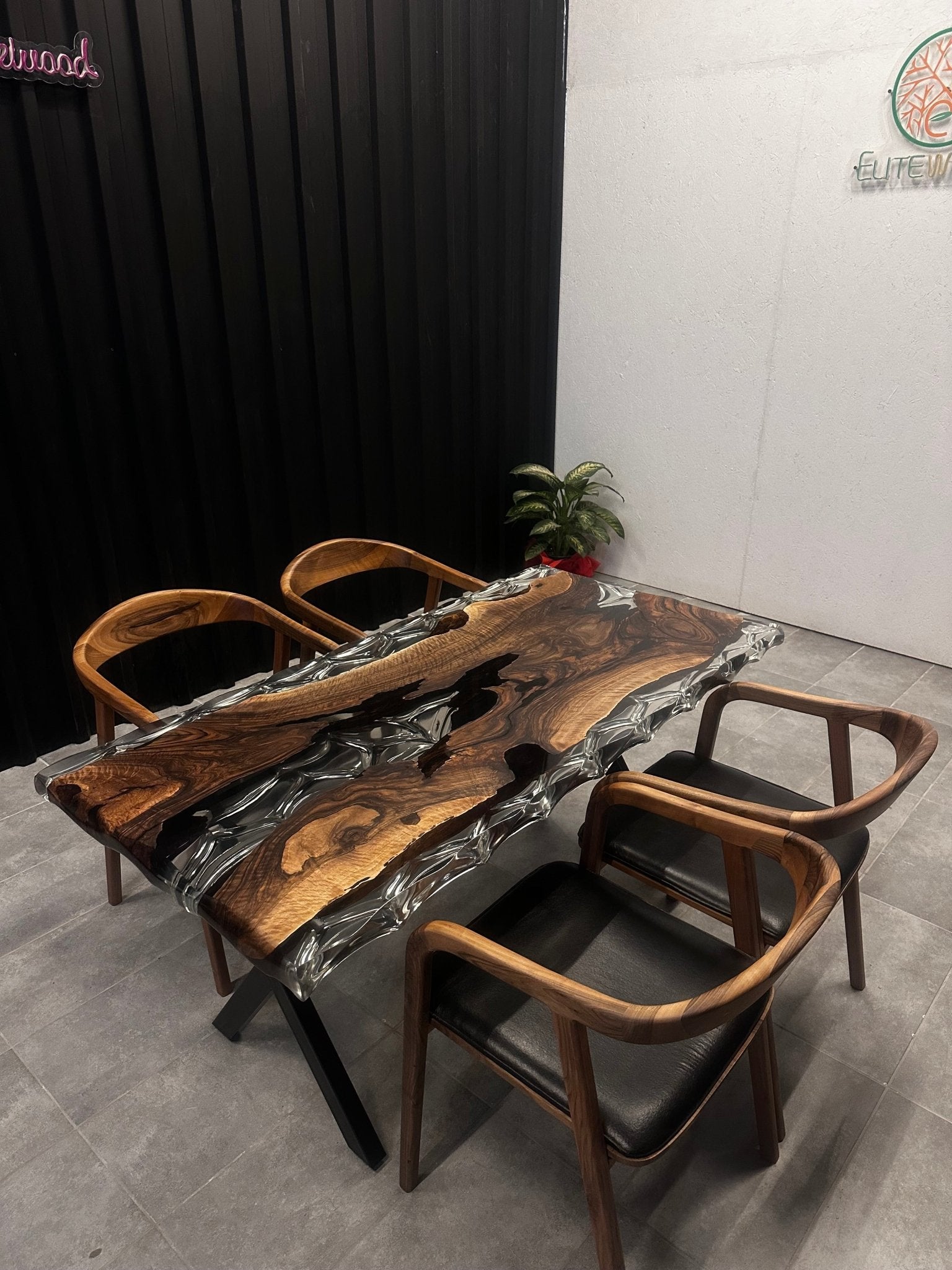Live edge dining table epoxy resin walnut 160x80 - clear resin