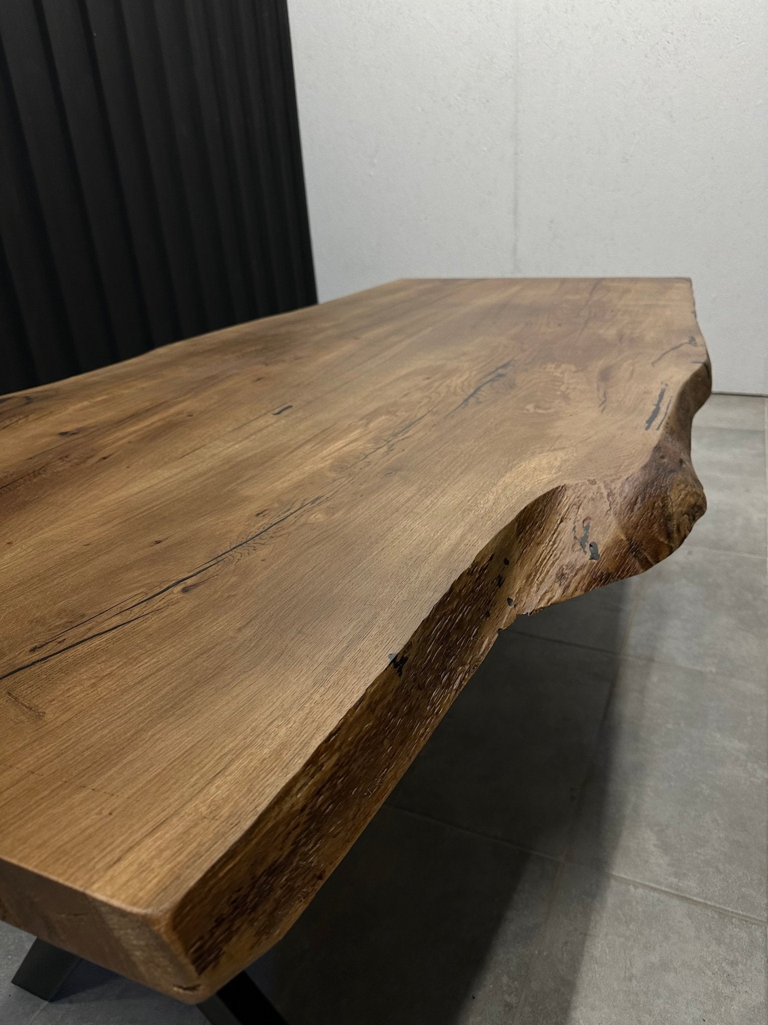Live edge dining table oak solid wood - tree edge & black metal frame