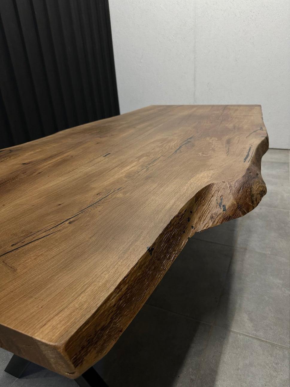 Live edge dining table oak solid wood - tree edge & black metal frame