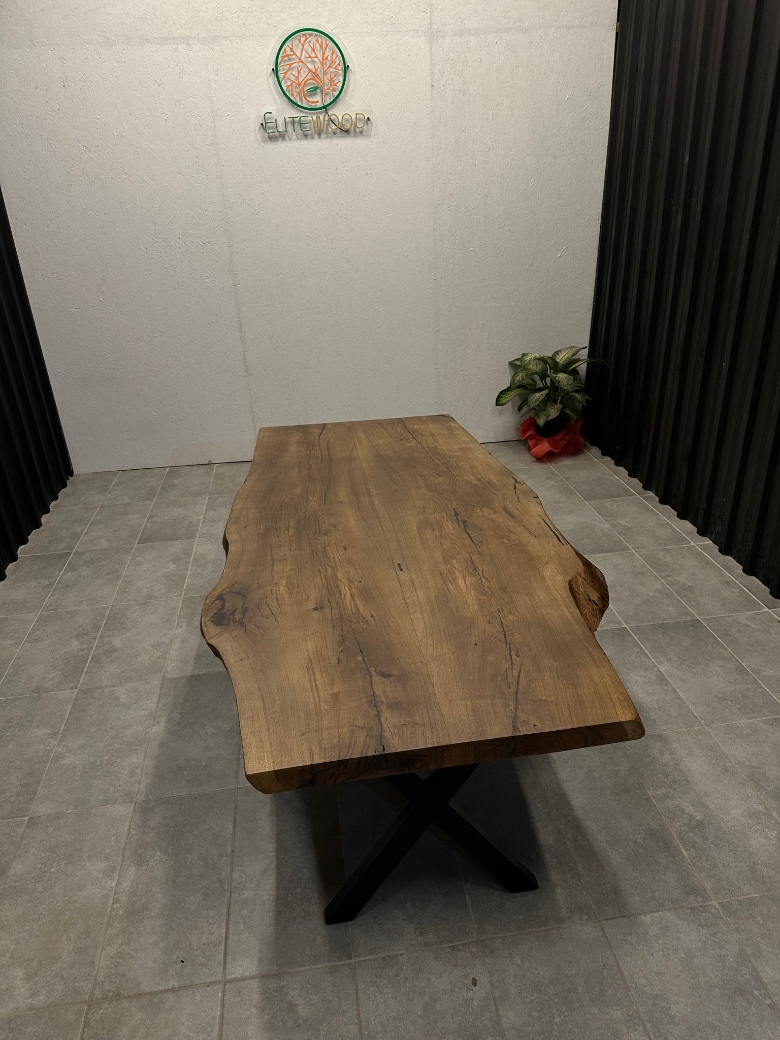 Live edge dining table oak solid wood - tree edge & black metal frame