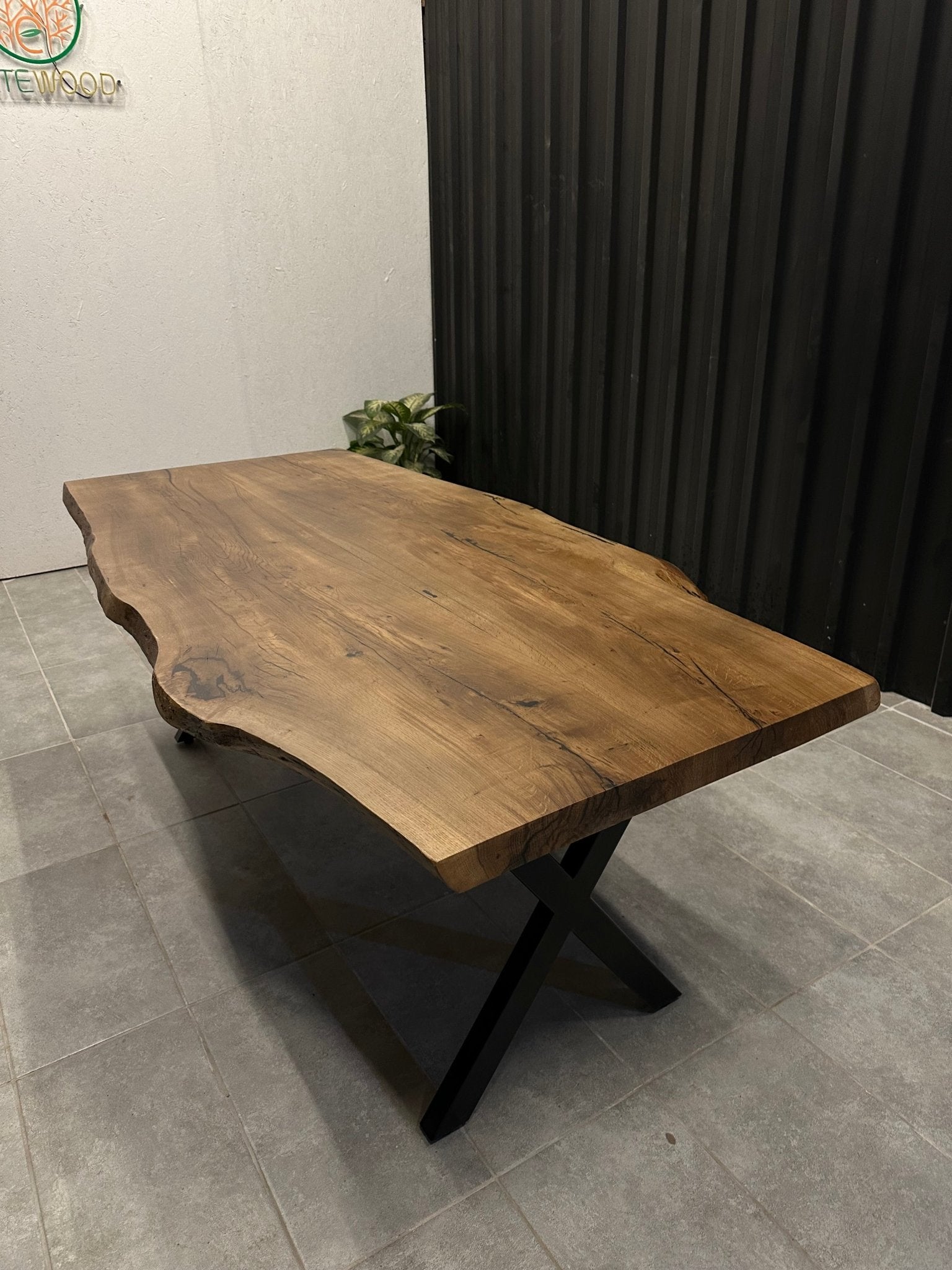 Live edge dining table oak solid wood - tree edge & black metal frame