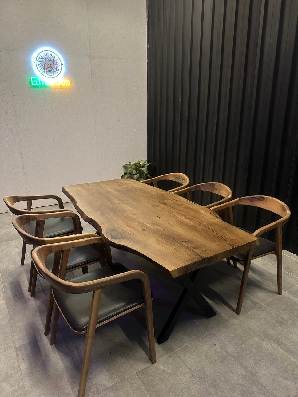 Live edge dining table oak solid wood - tree edge & black metal frame