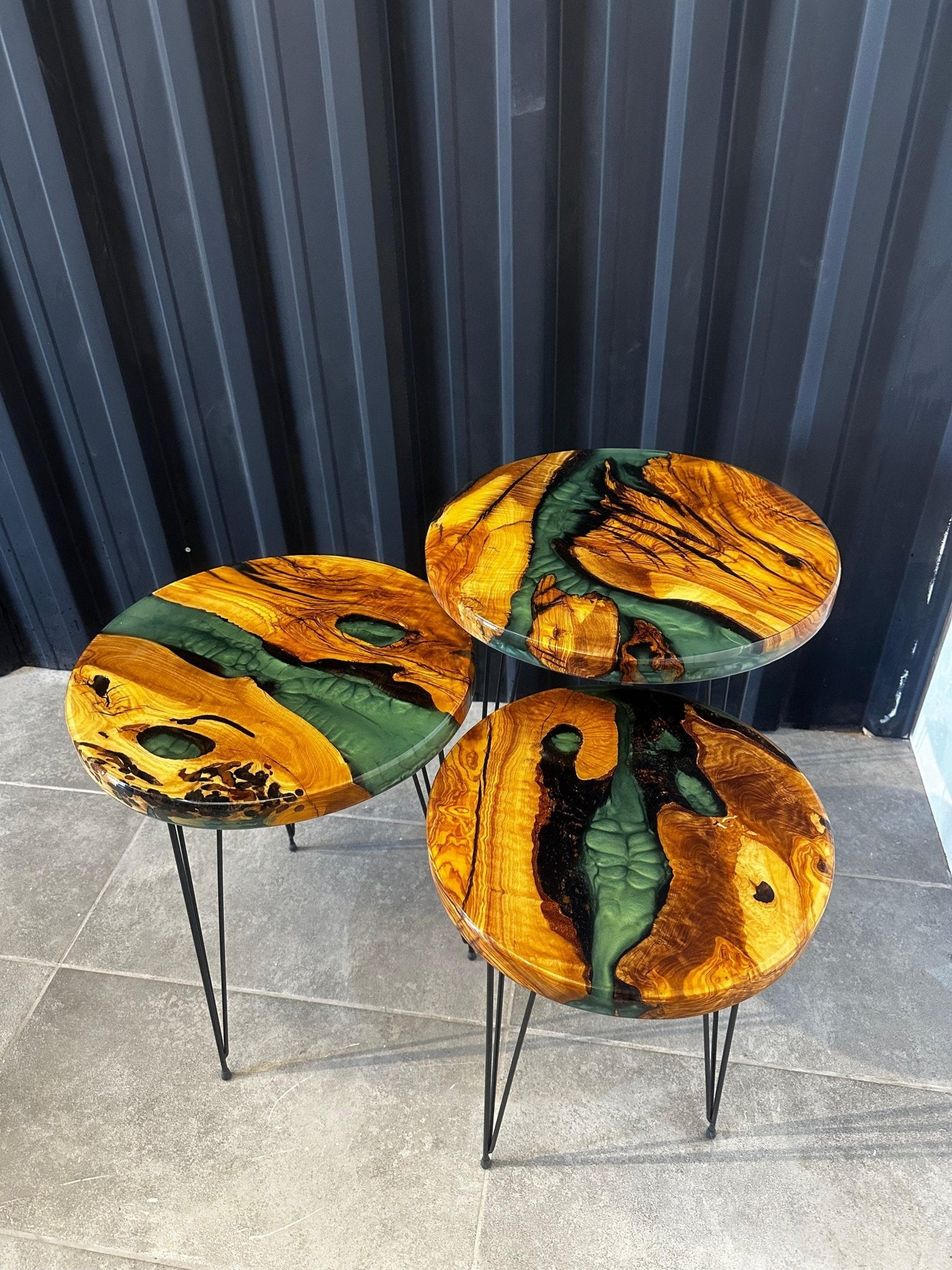 Side table olive wood green-resin table in a set of 3 with hairpin legs