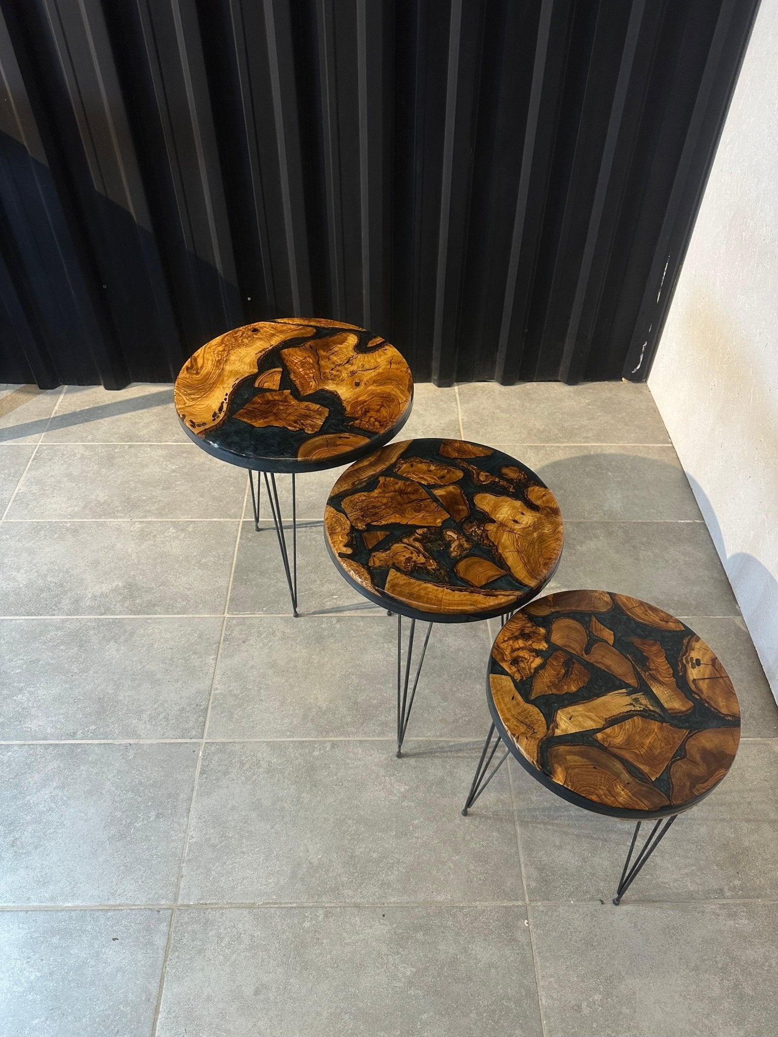 Side table set olive wood-structural design with epoxy resin flow