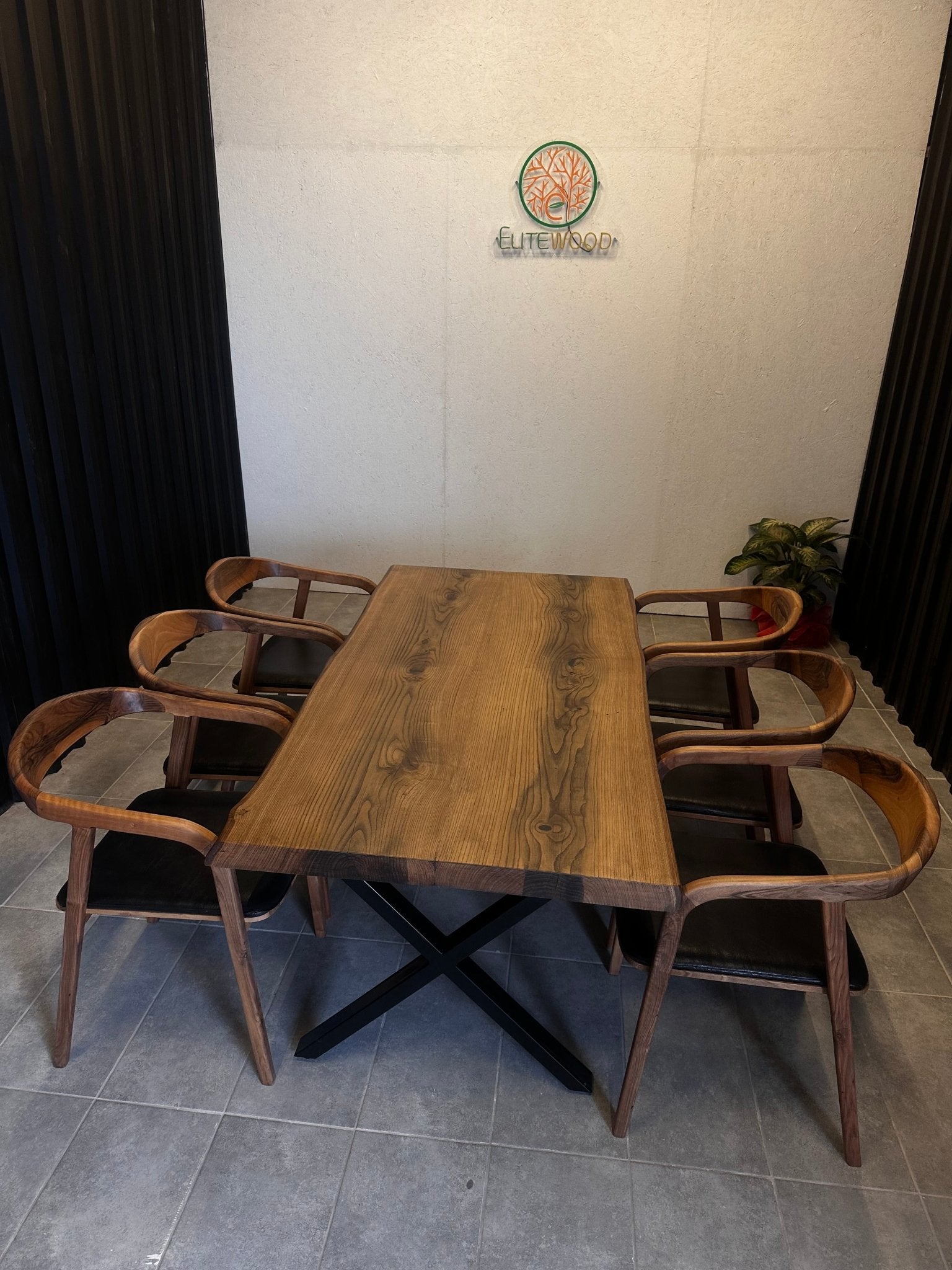Walnut dining table with high quiality live edge