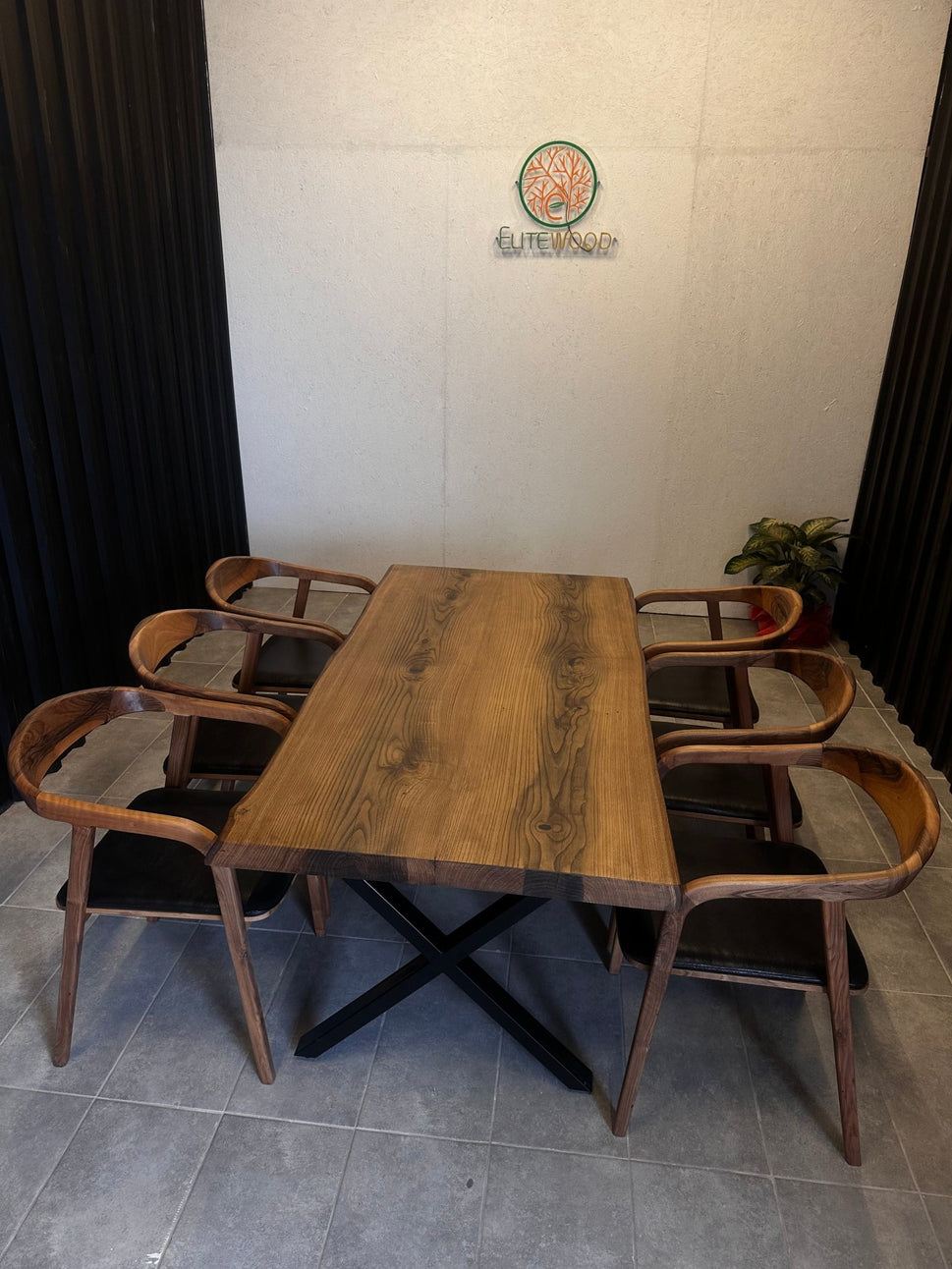Walnut dining table with high quiality live edge