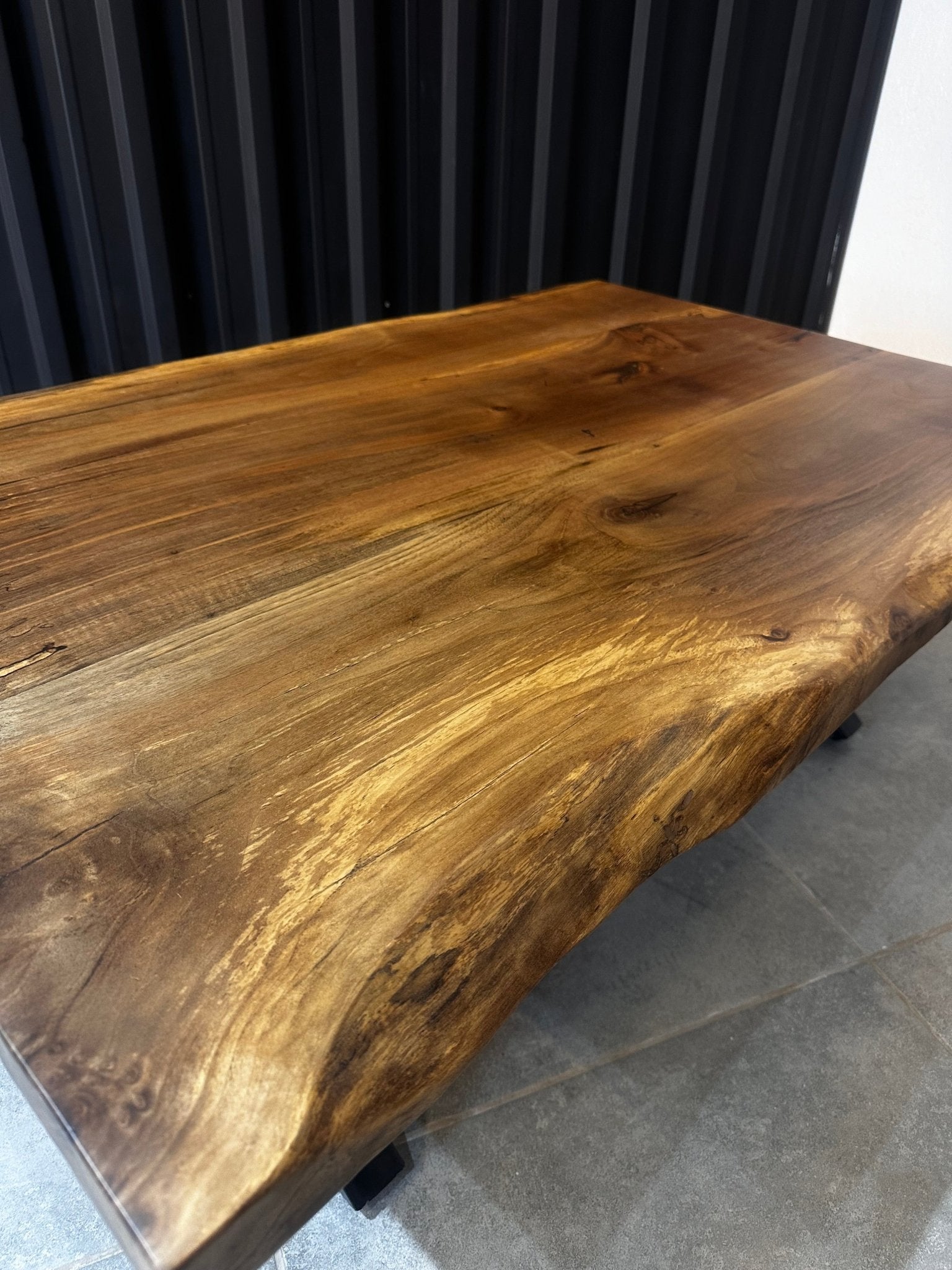 Walnut Live Edge Coffee Table 120x80 – Natural Luxury Furniture